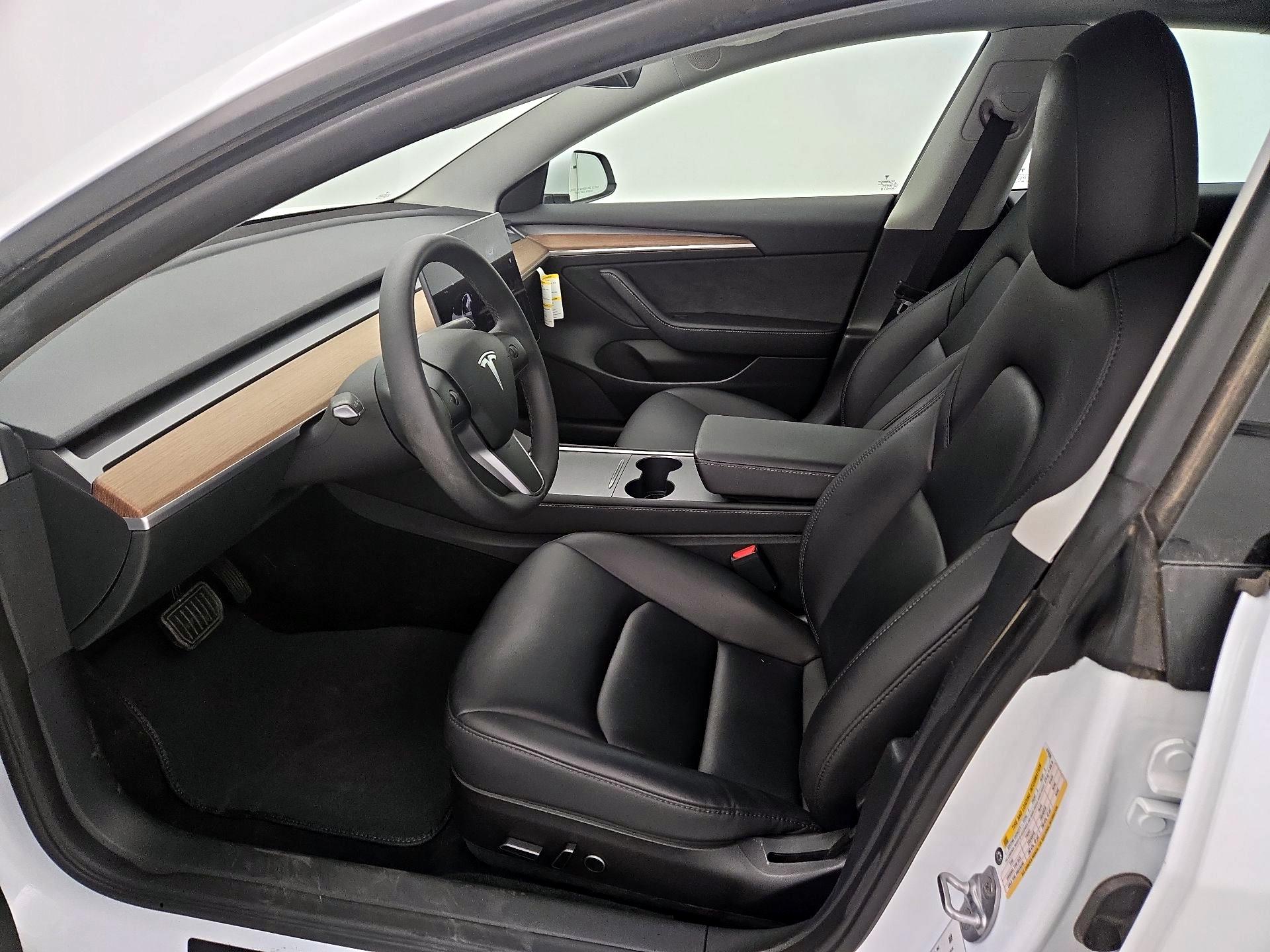 Thumbnail: 2023 Tesla Model 3 - 11