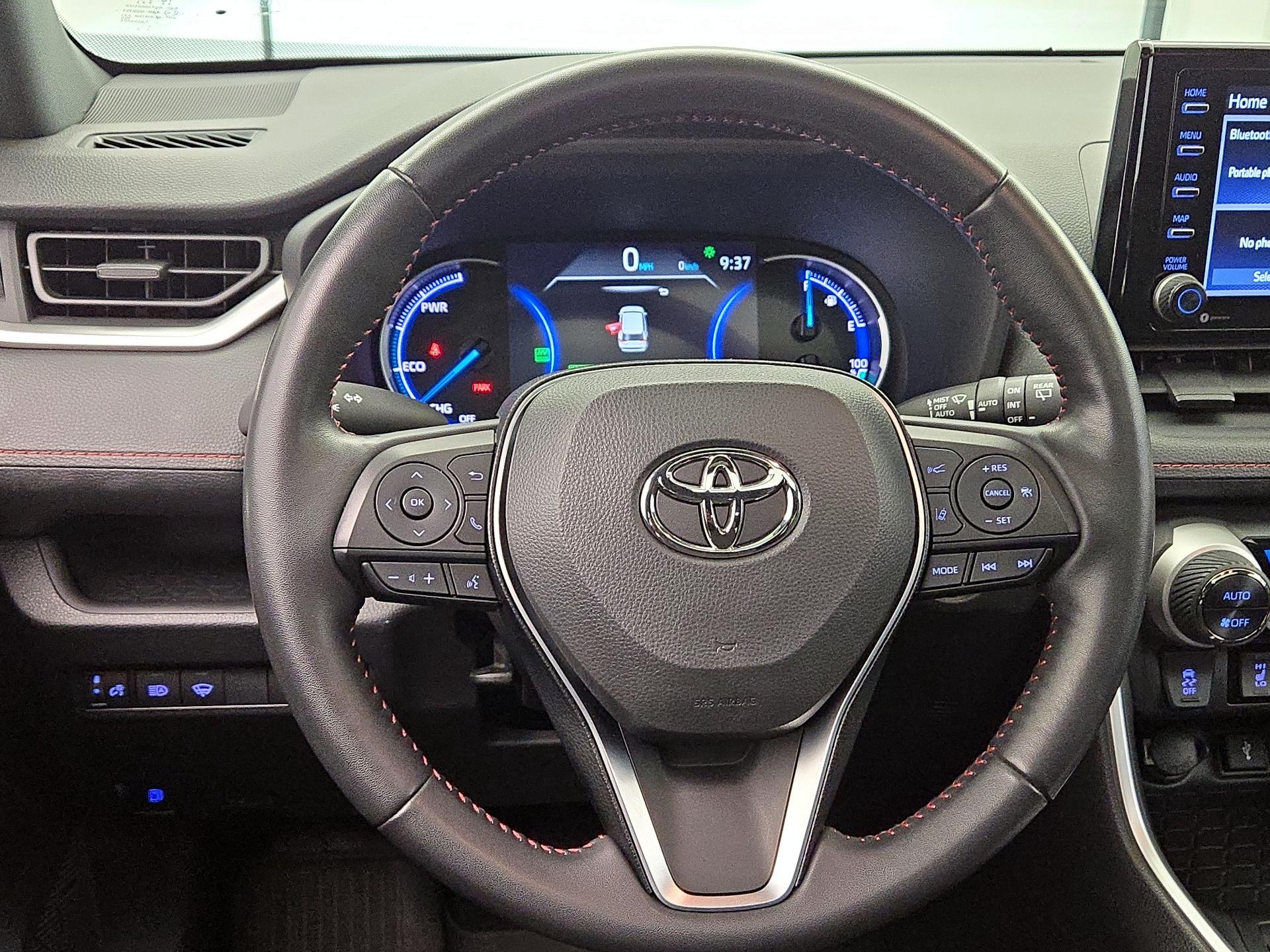 Thumbnail: 2021 Toyota RAV4 - 10