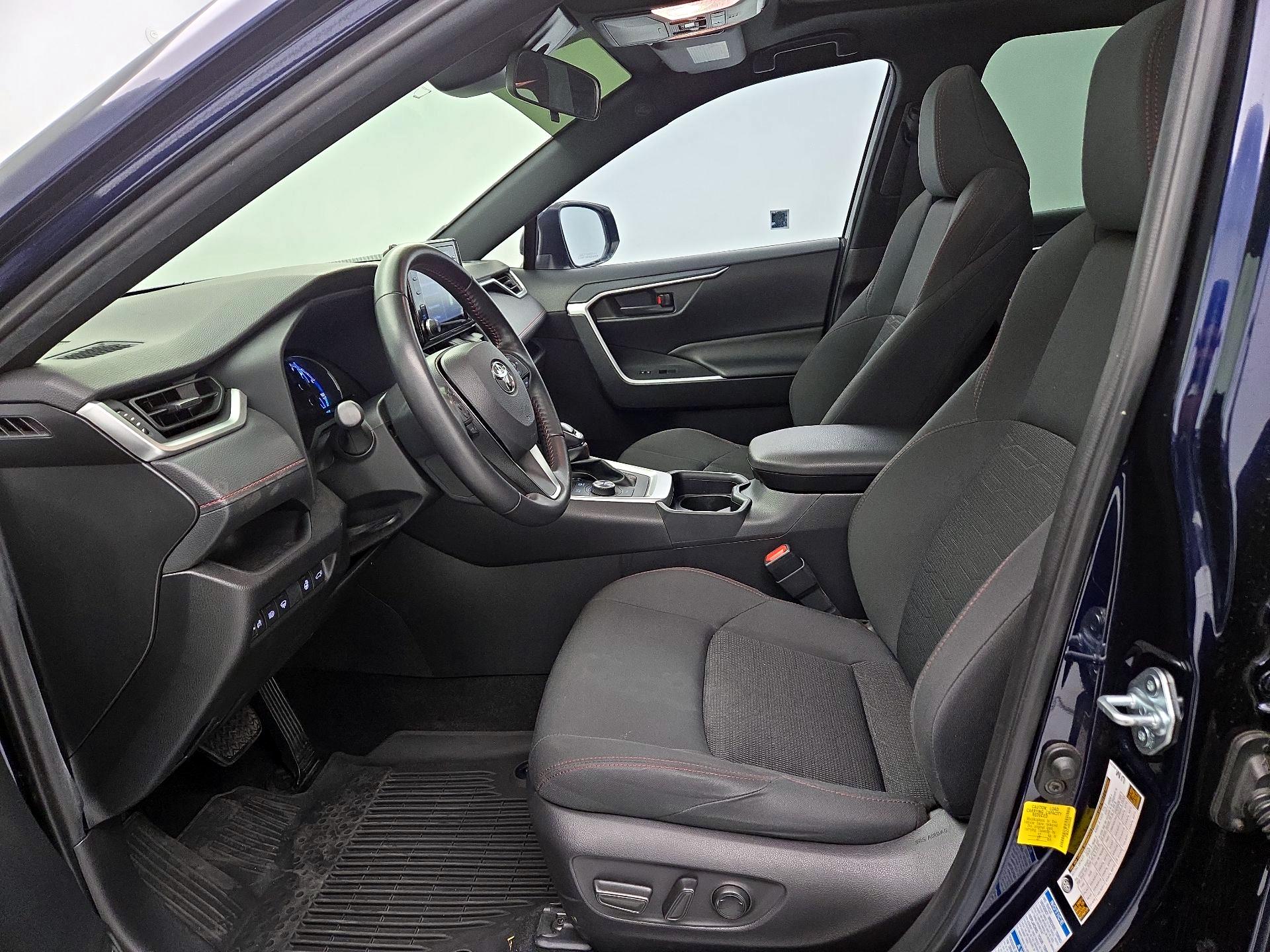 Thumbnail: 2021 Toyota RAV4 - 11