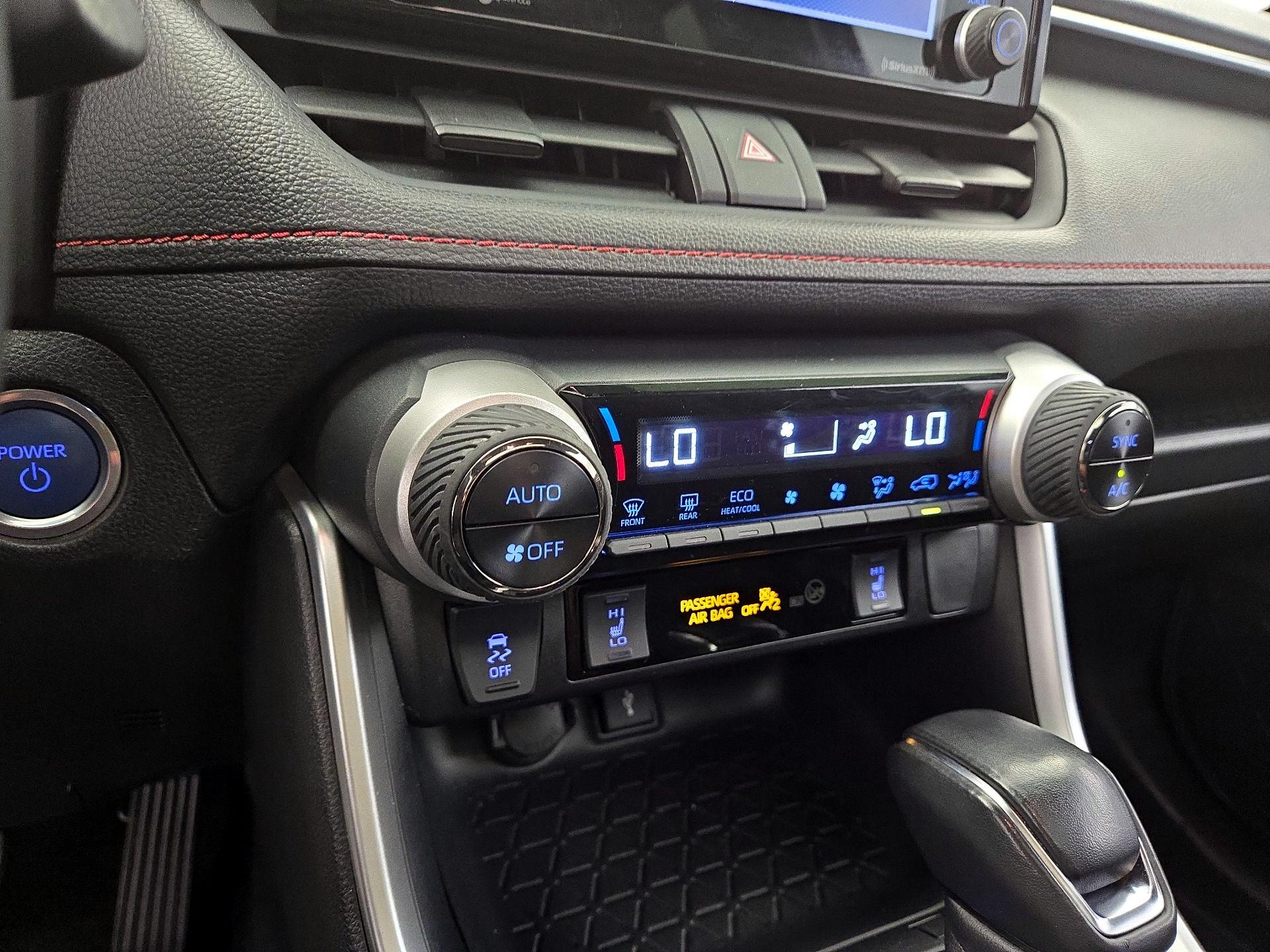 Thumbnail: 2021 Toyota RAV4 - 16
