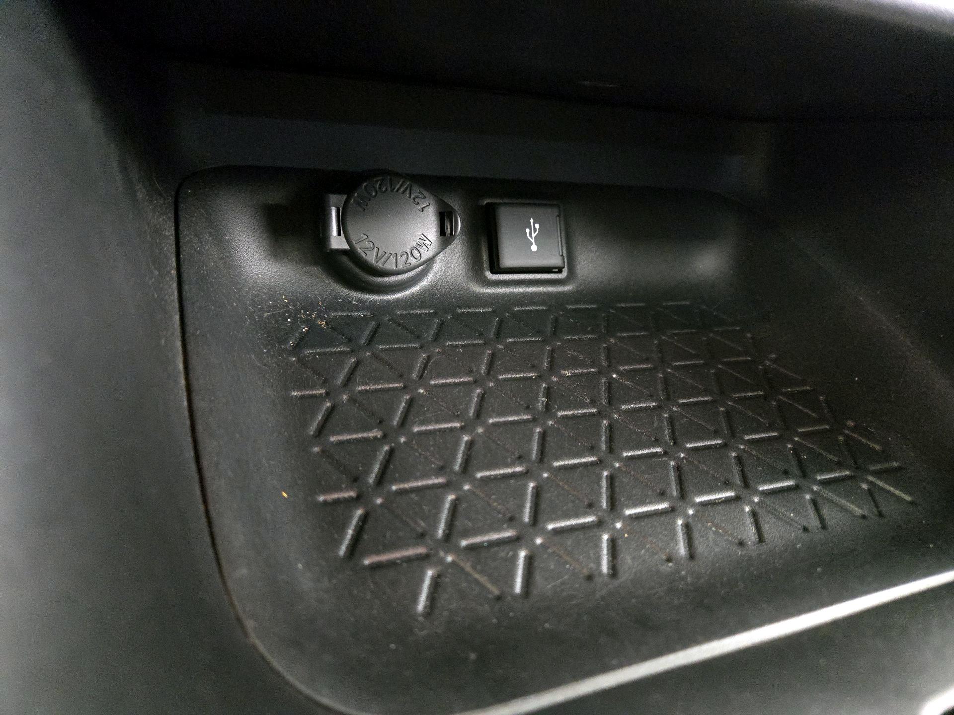 Thumbnail: 2021 Toyota RAV4 - 18