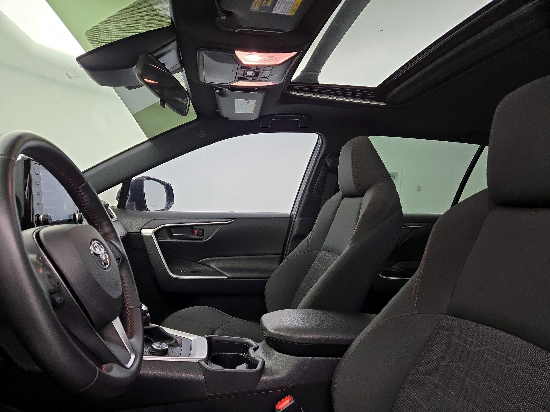 Thumbnail: 2021 Toyota RAV4 - 19
