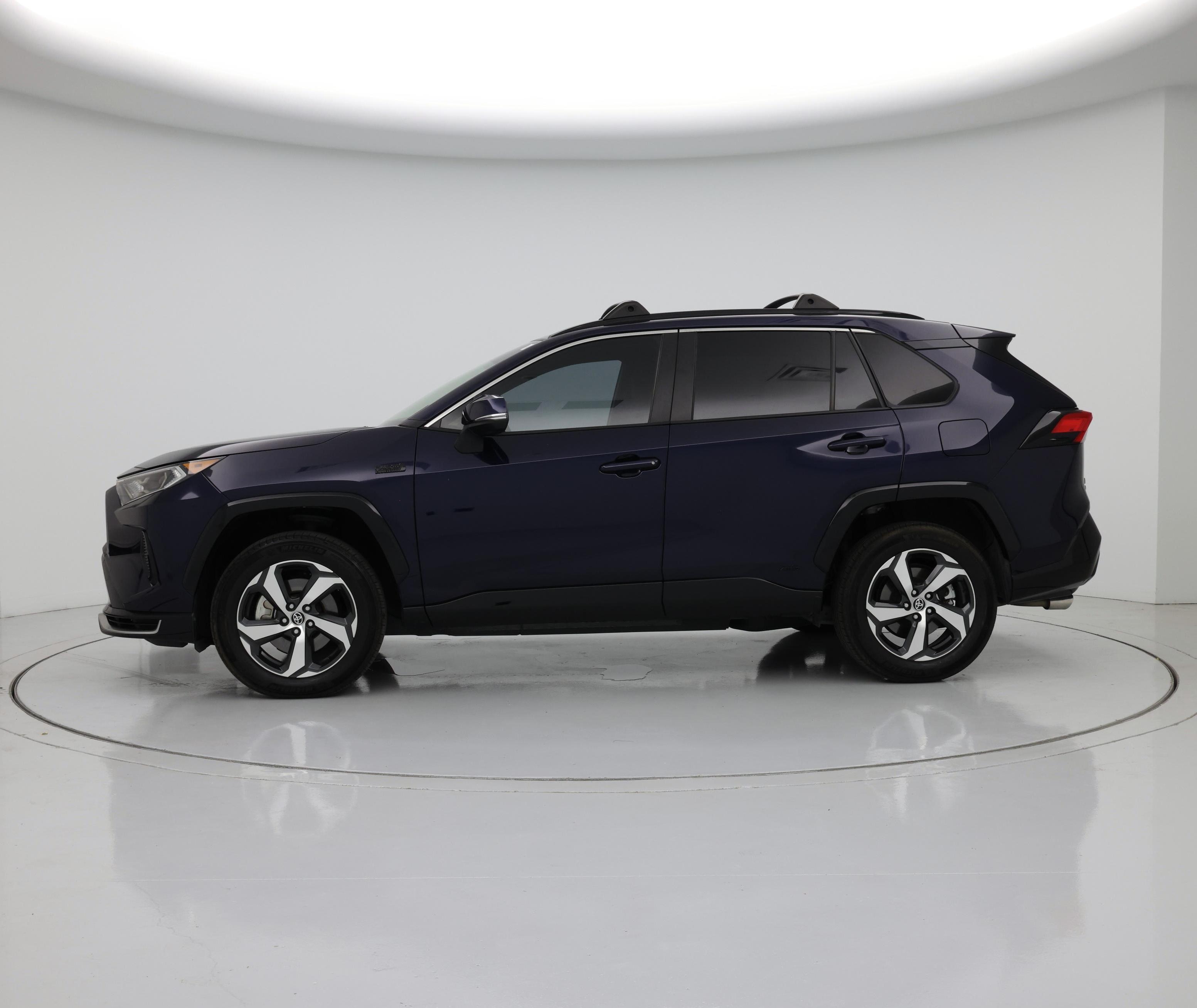 Thumbnail: 2021 Toyota RAV4 - 3
