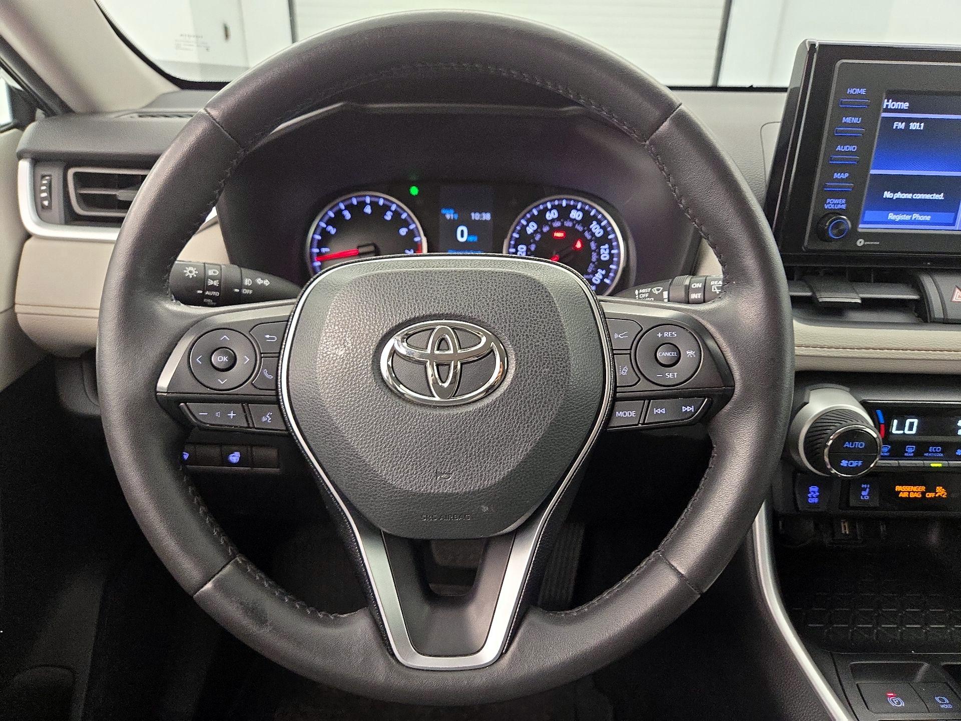 Thumbnail: 2020 Toyota RAV4 - 10