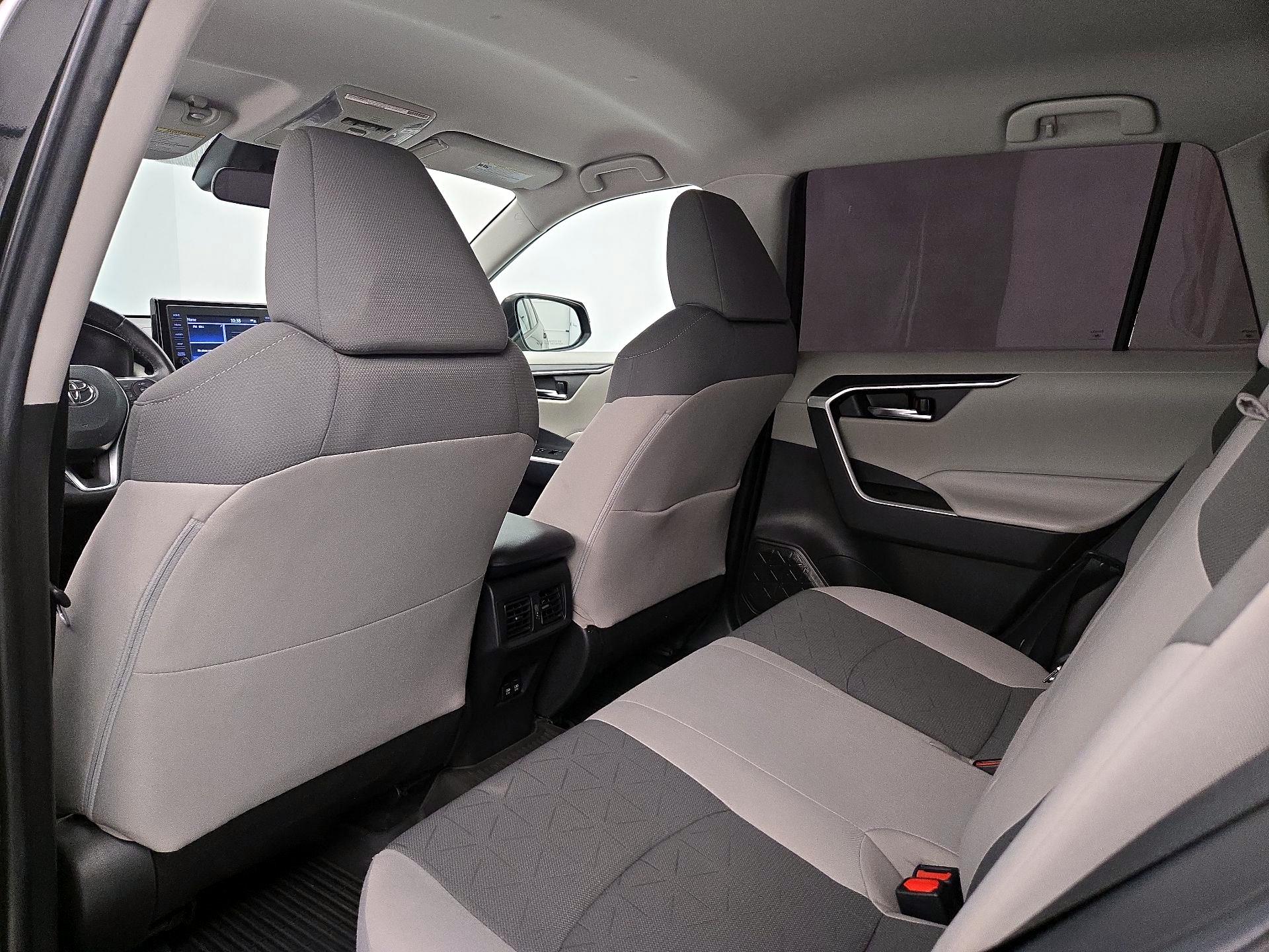 Thumbnail: 2020 Toyota RAV4 - 19