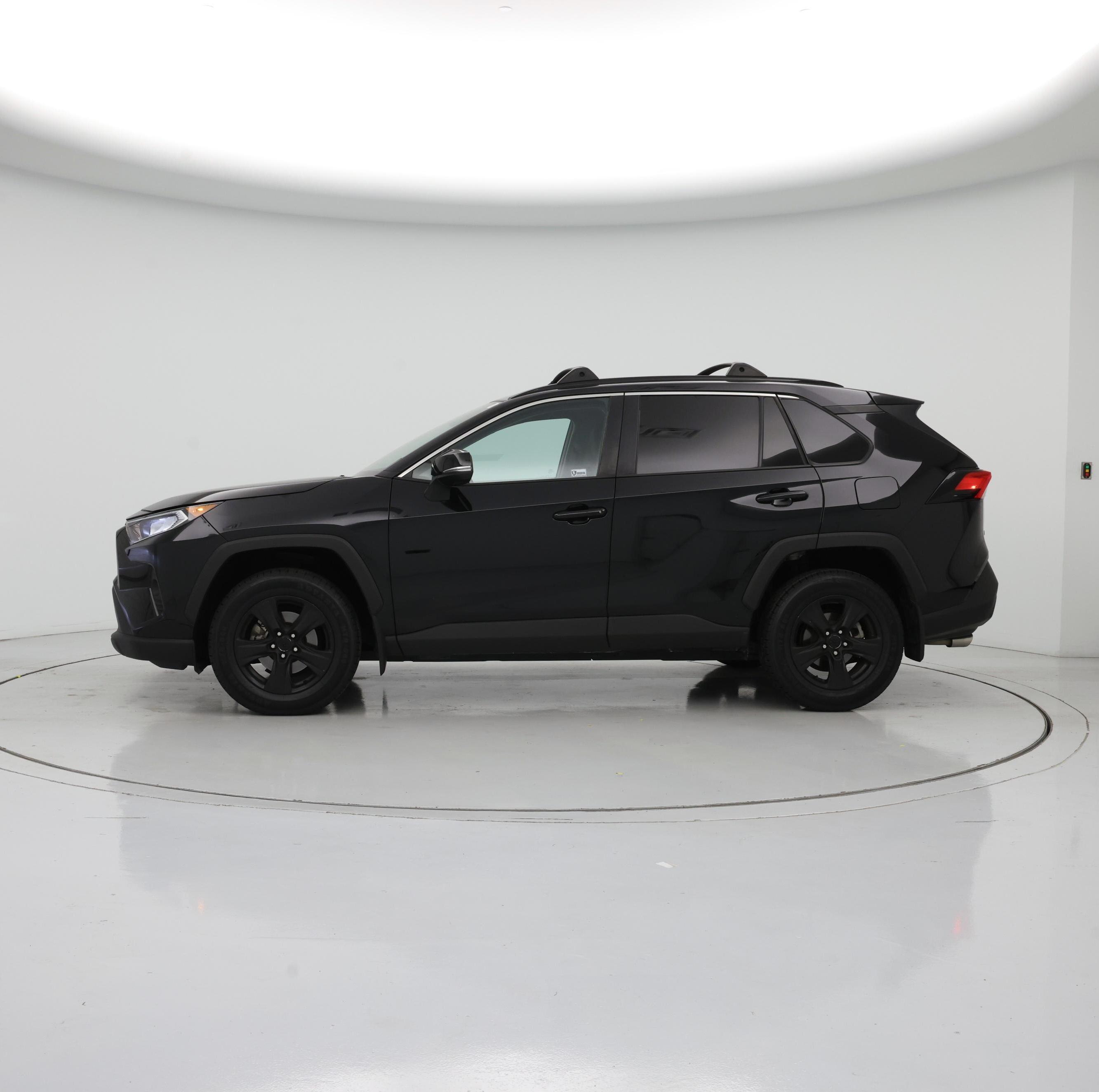 Thumbnail: 2020 Toyota RAV4 - 3