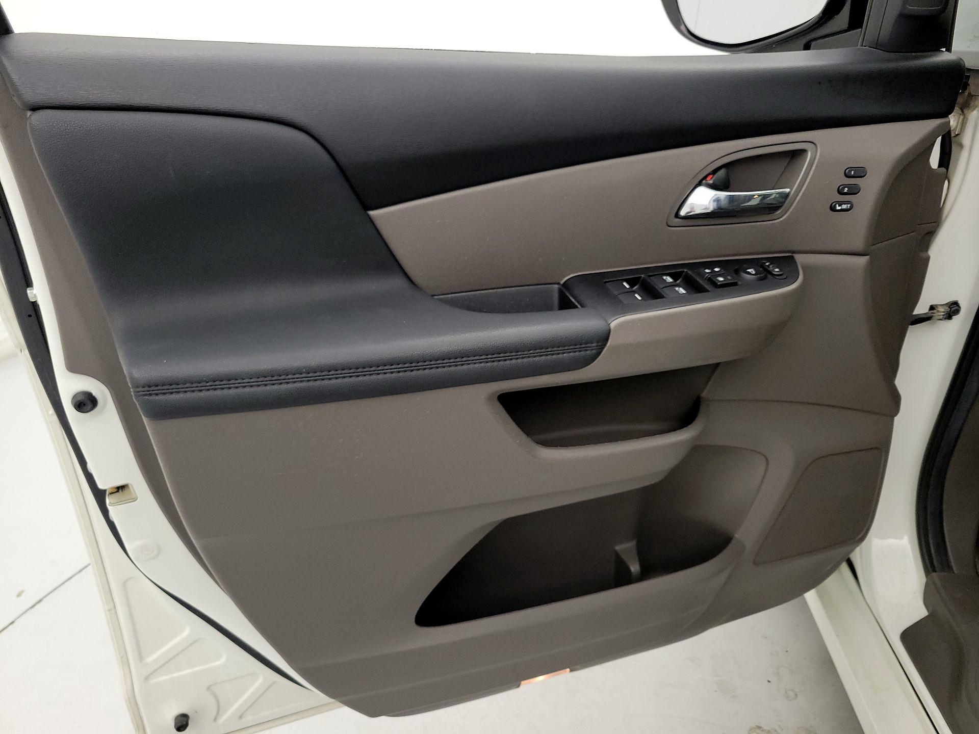 Thumbnail: 2014 Honda Odyssey - 12