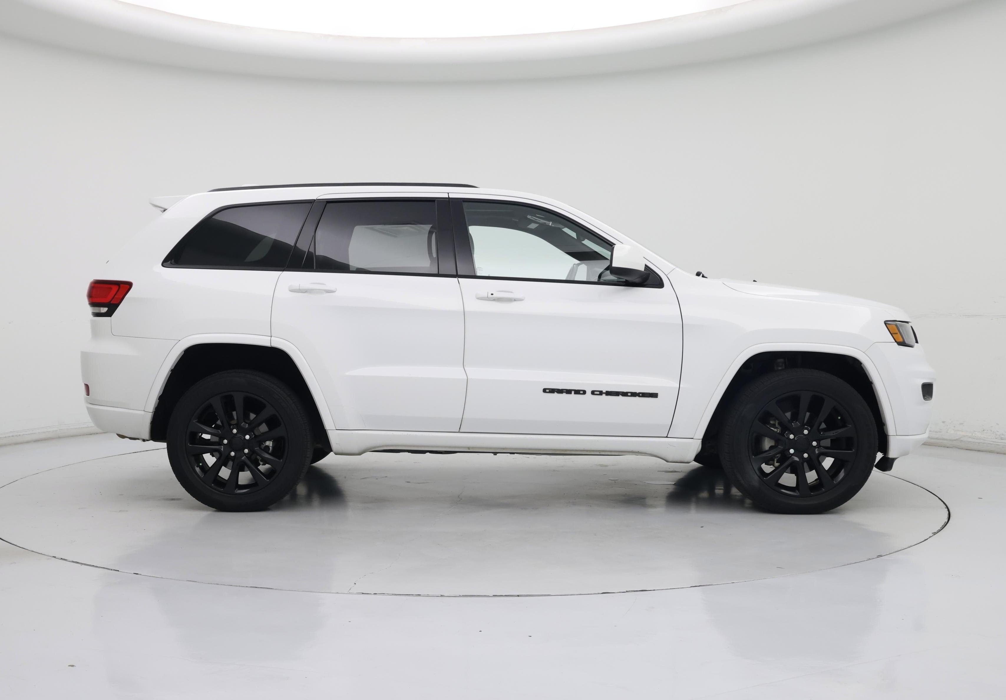 Thumbnail: 2017 Jeep Grand Cherokee - 7