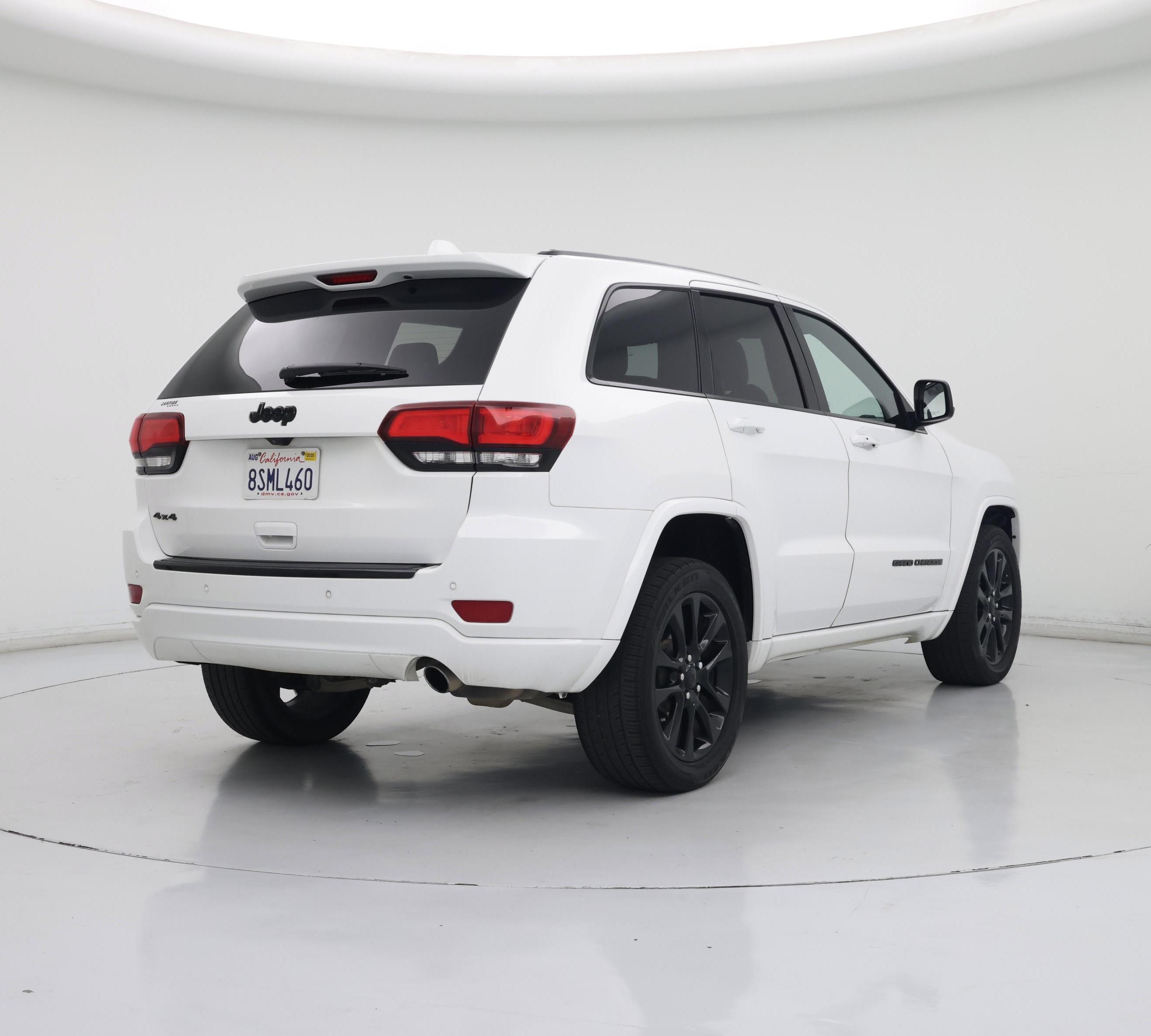 Thumbnail: 2017 Jeep Grand Cherokee - 8