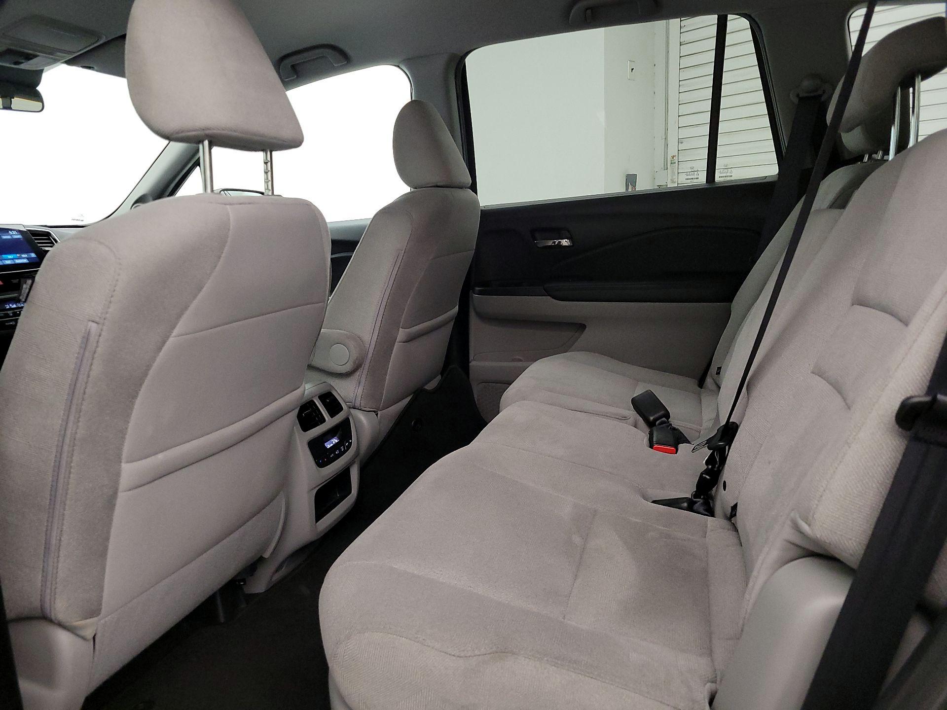 Thumbnail: 2020 Honda Pilot - 19