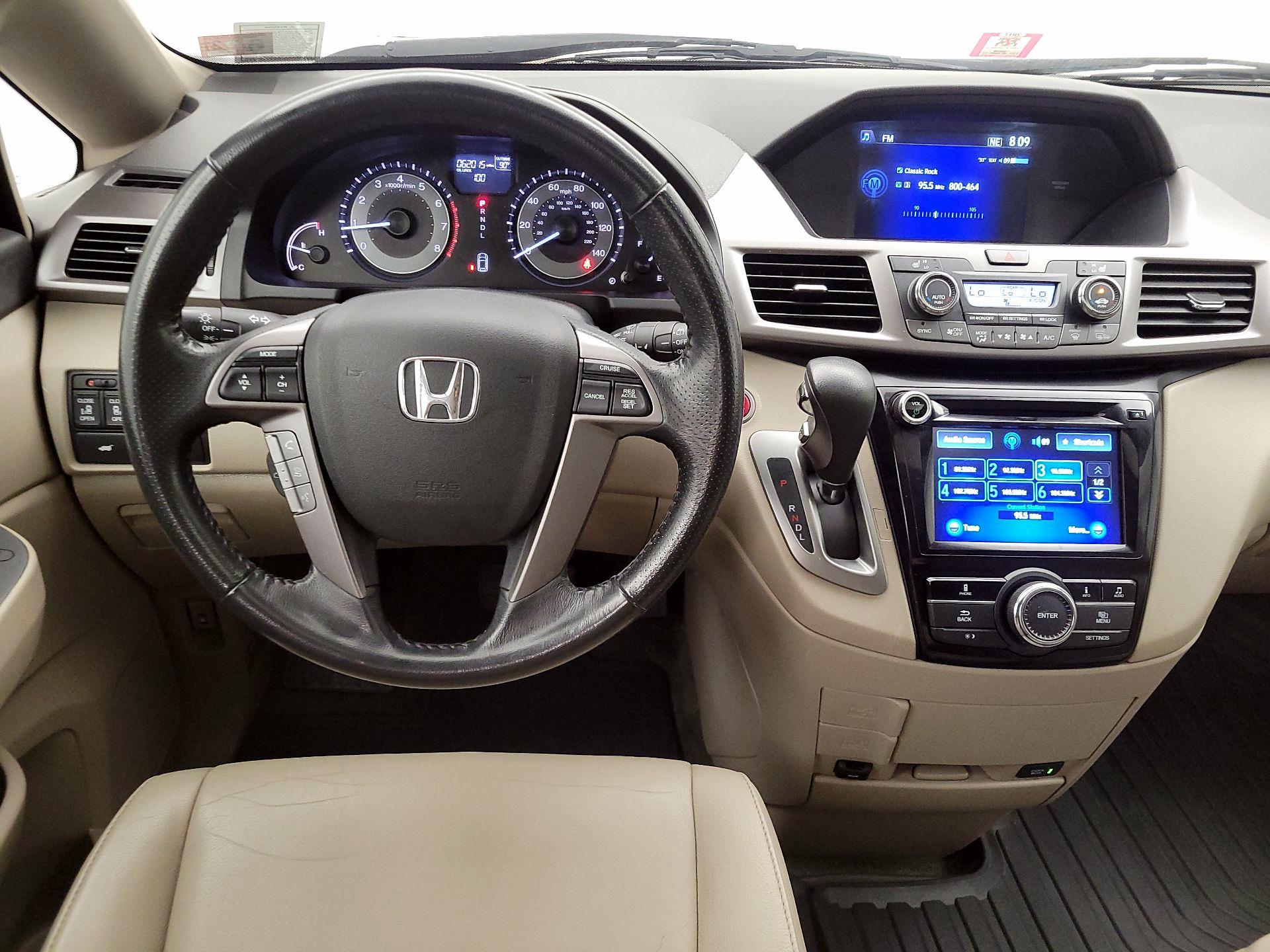 Thumbnail: 2015 Honda Odyssey - 10