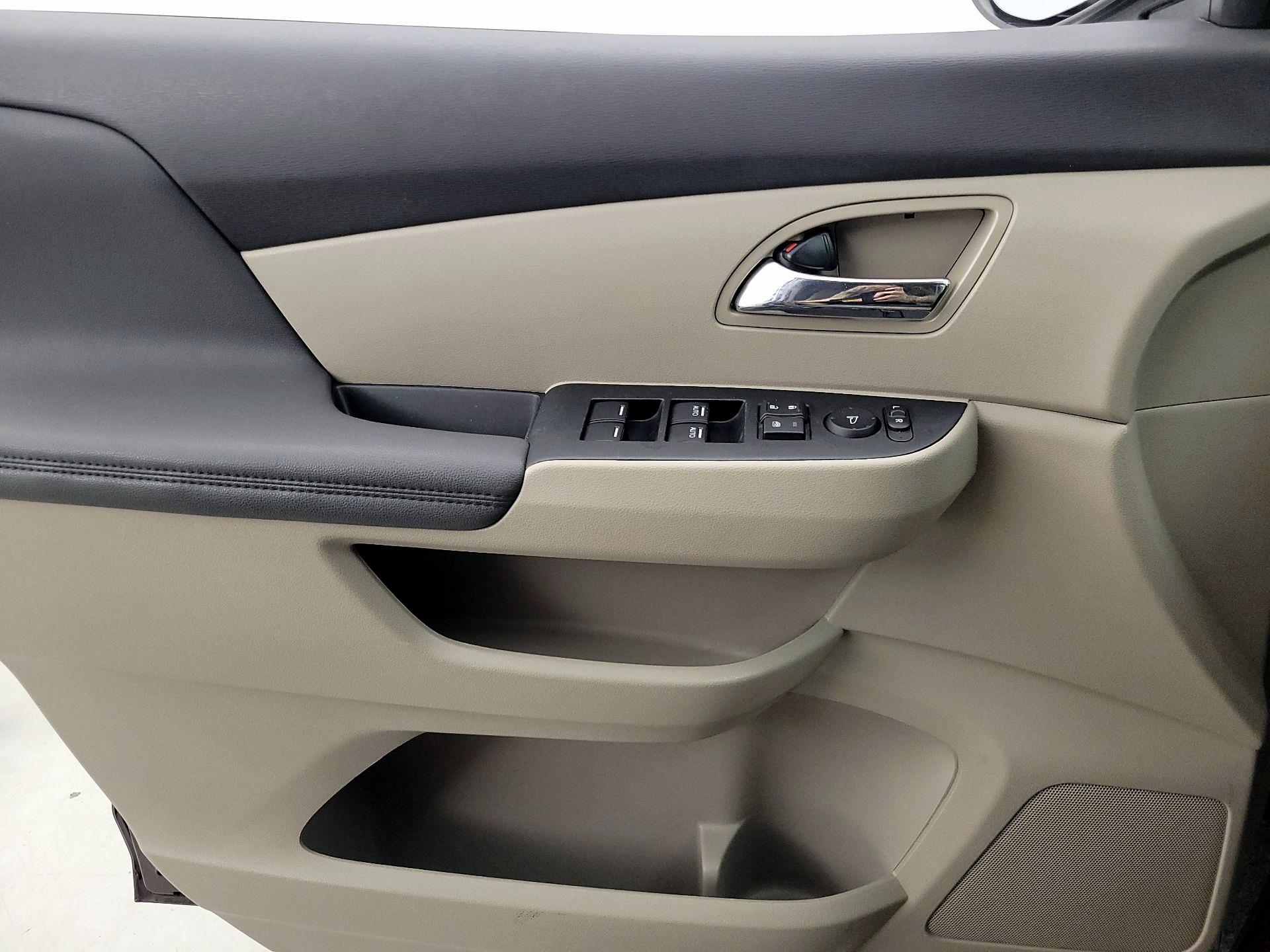 Thumbnail: 2015 Honda Odyssey - 12