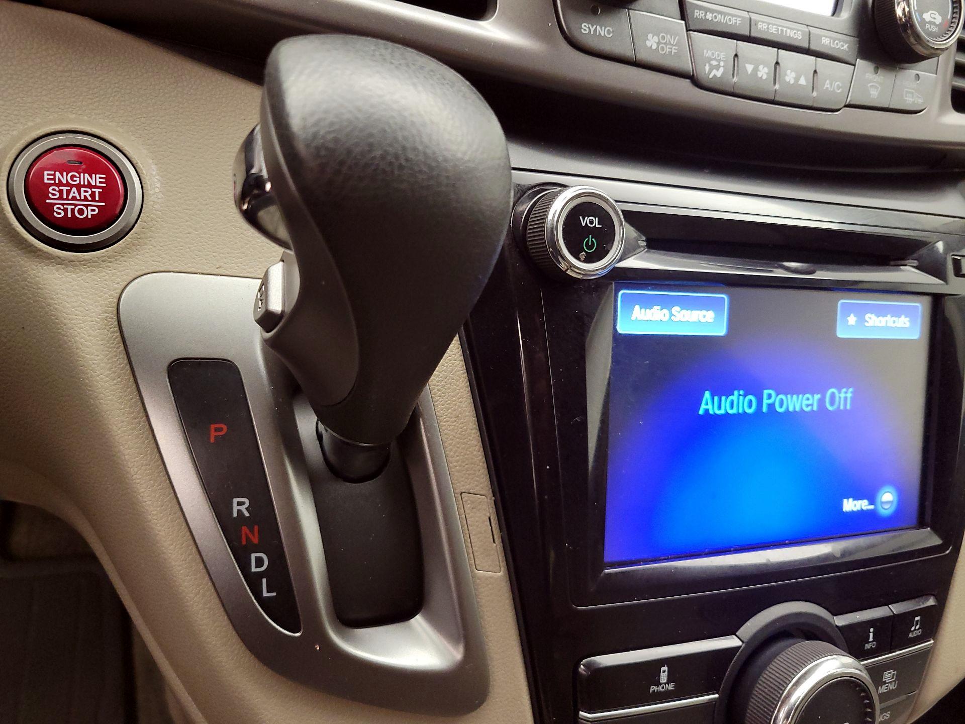 Thumbnail: 2015 Honda Odyssey - 17