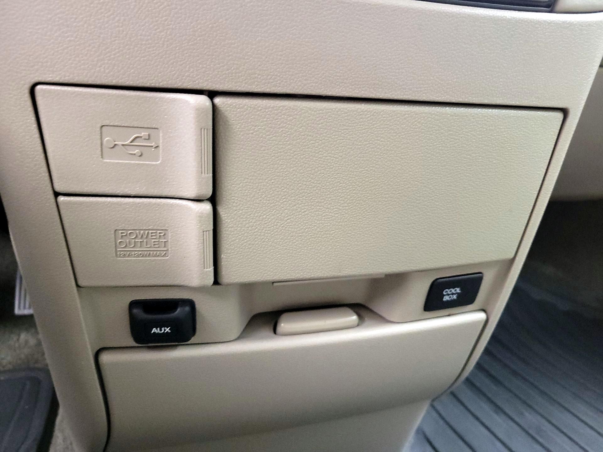 Thumbnail: 2015 Honda Odyssey - 18