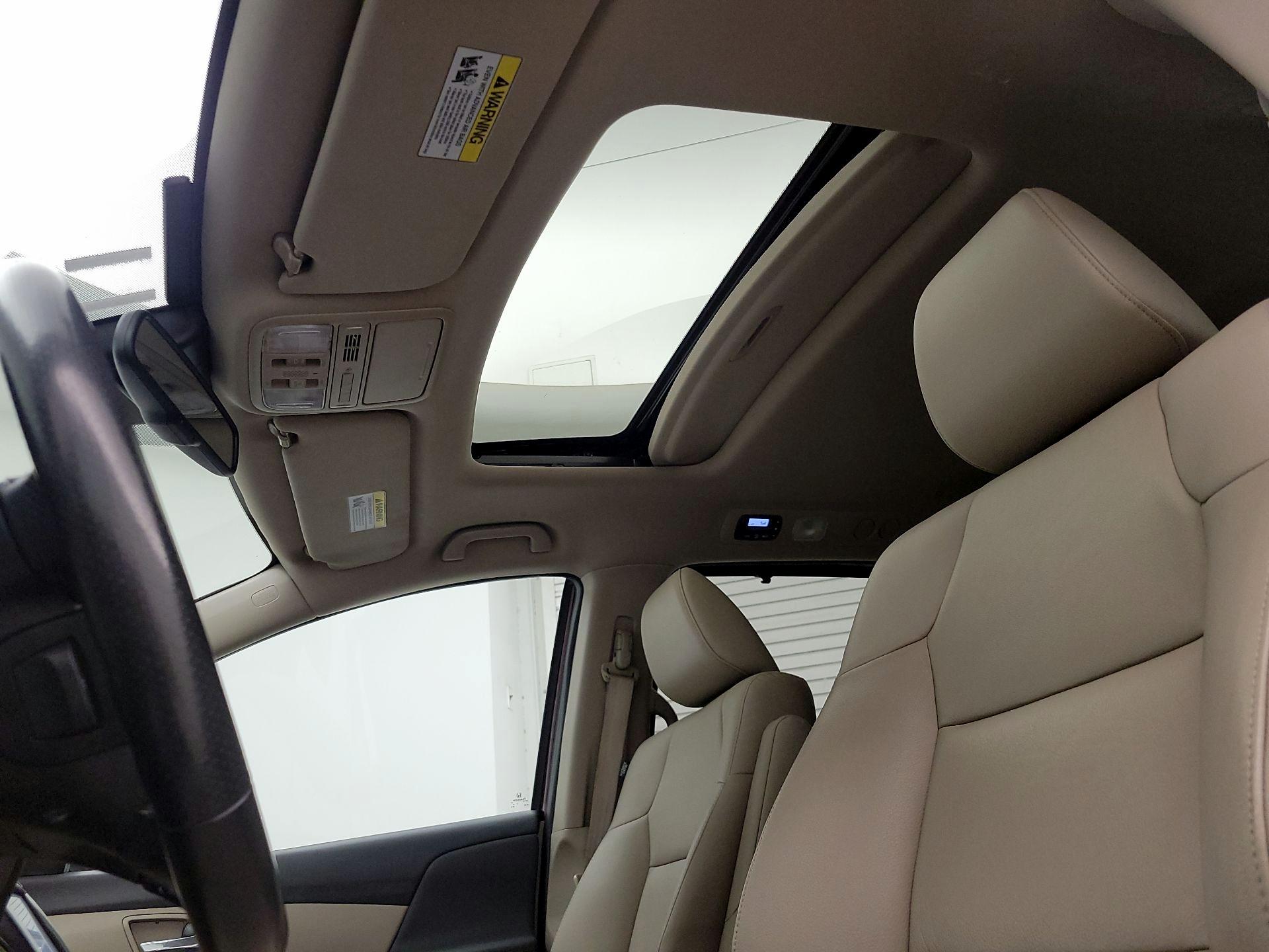 Thumbnail: 2015 Honda Odyssey - 19