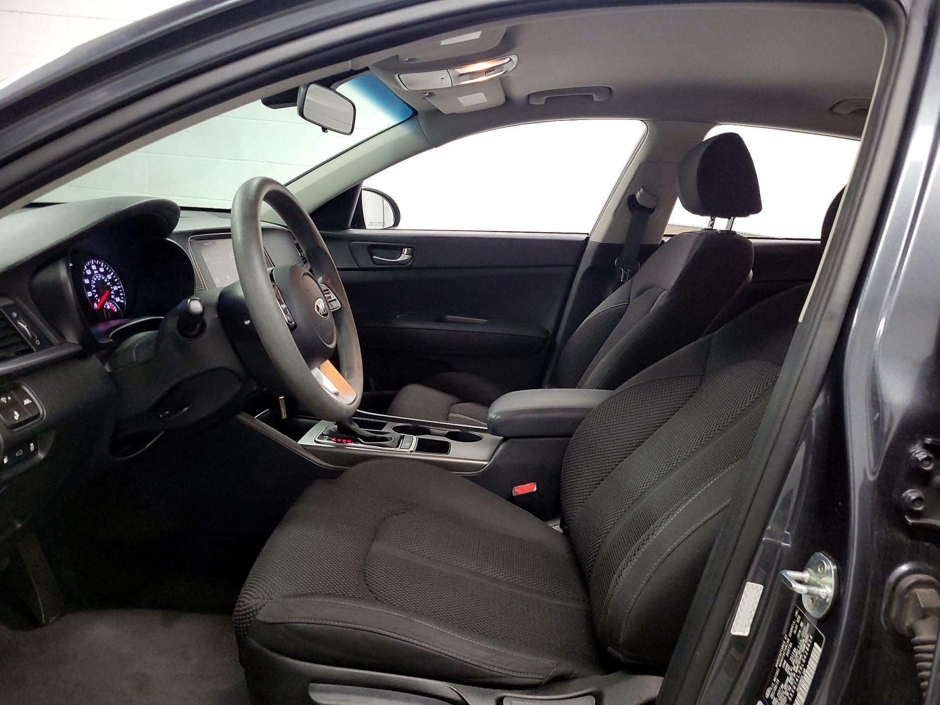 Thumbnail: 2020 Kia Optima - 11