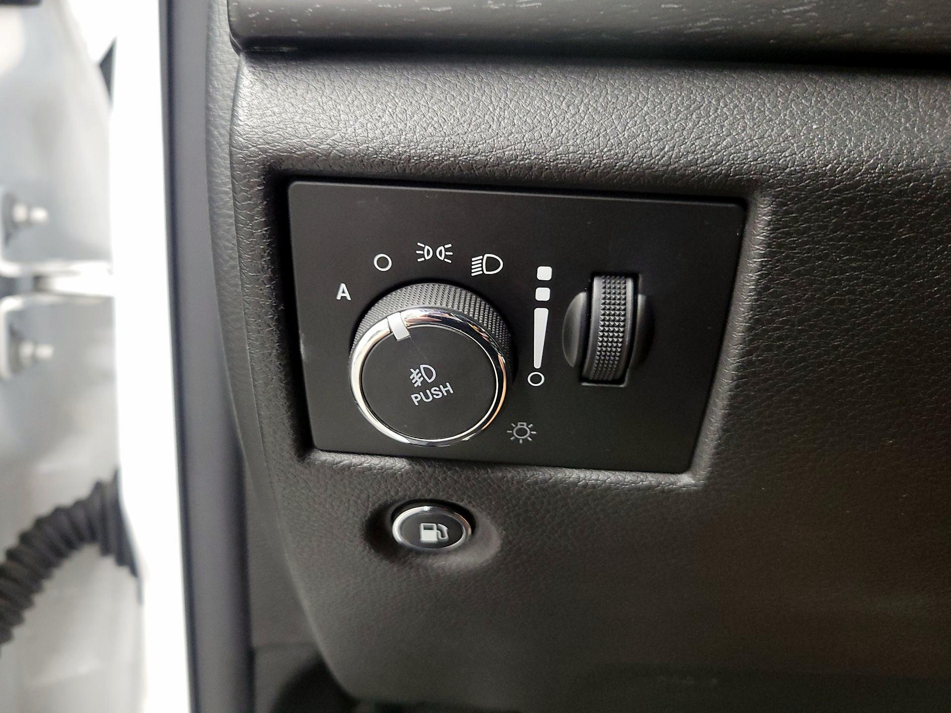 Thumbnail: 2018 Jeep Grand Cherokee - 13