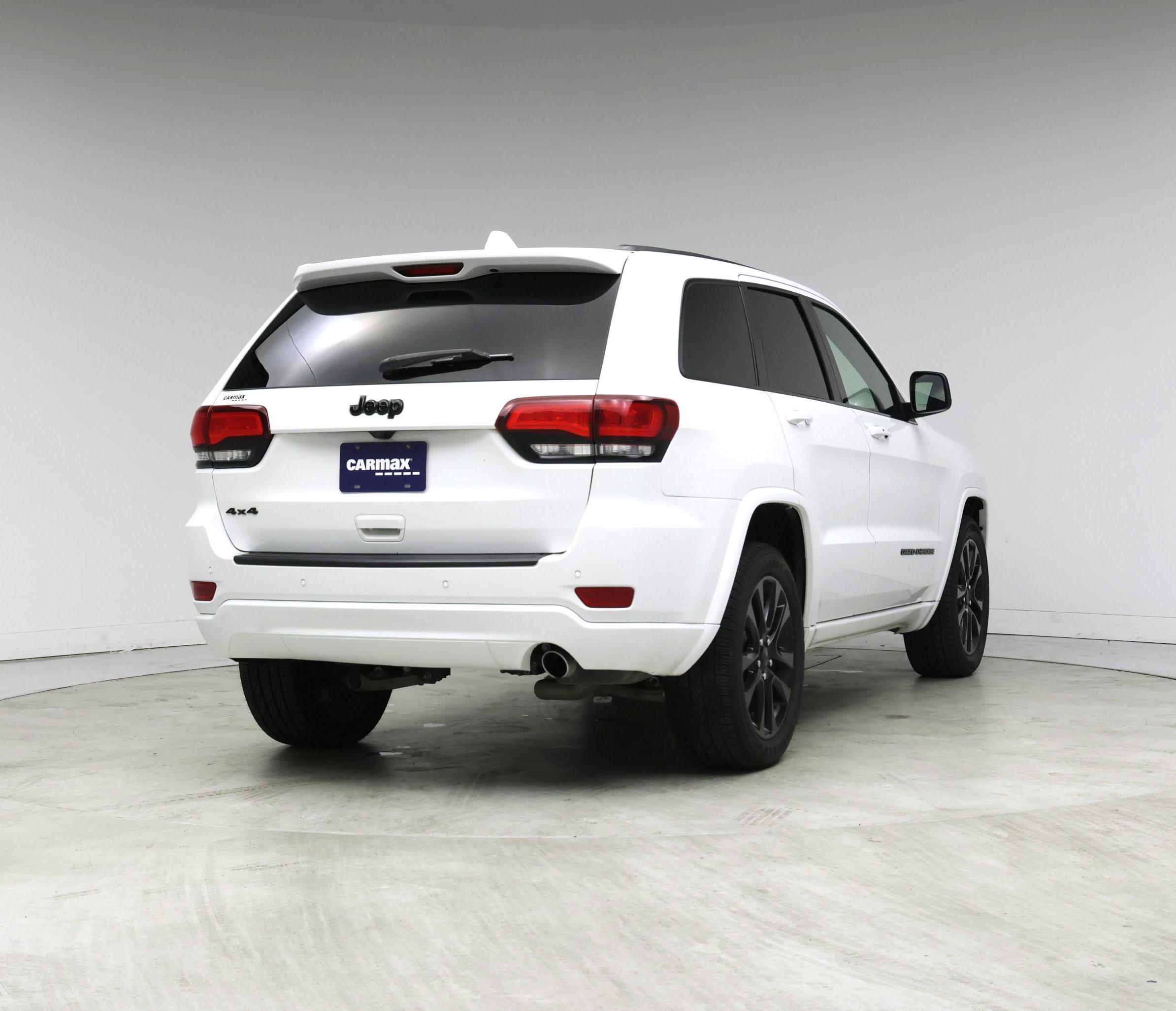 Thumbnail: 2018 Jeep Grand Cherokee - 8