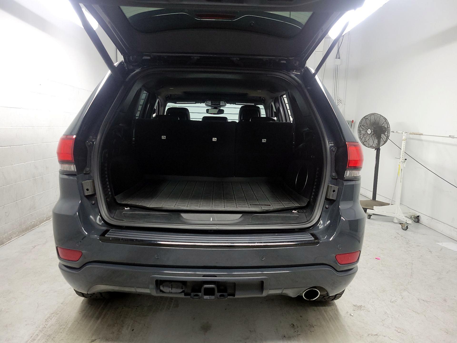 Thumbnail: 2018 Jeep Grand Cherokee - 18