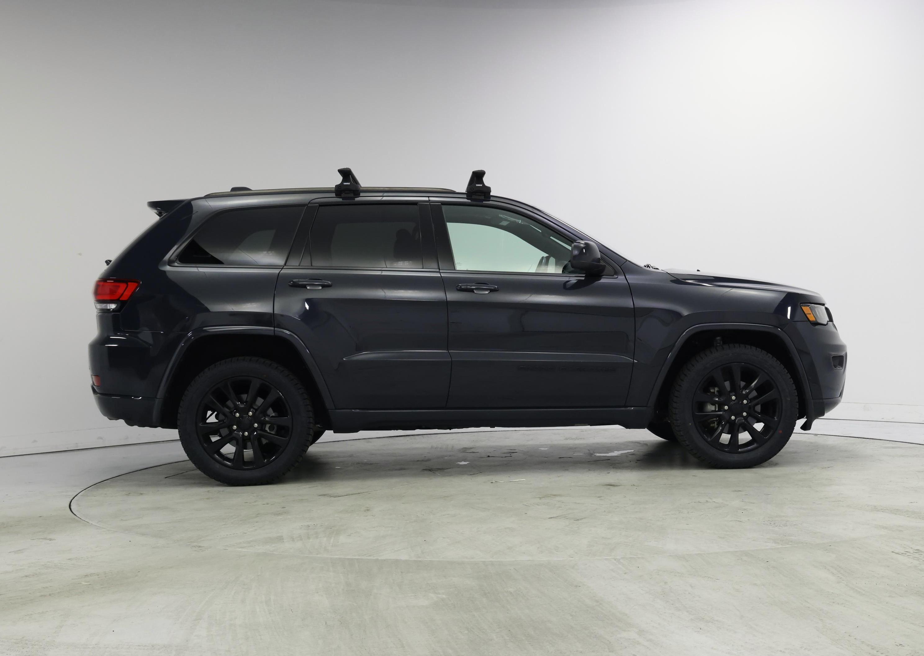 Thumbnail: 2018 Jeep Grand Cherokee - 7