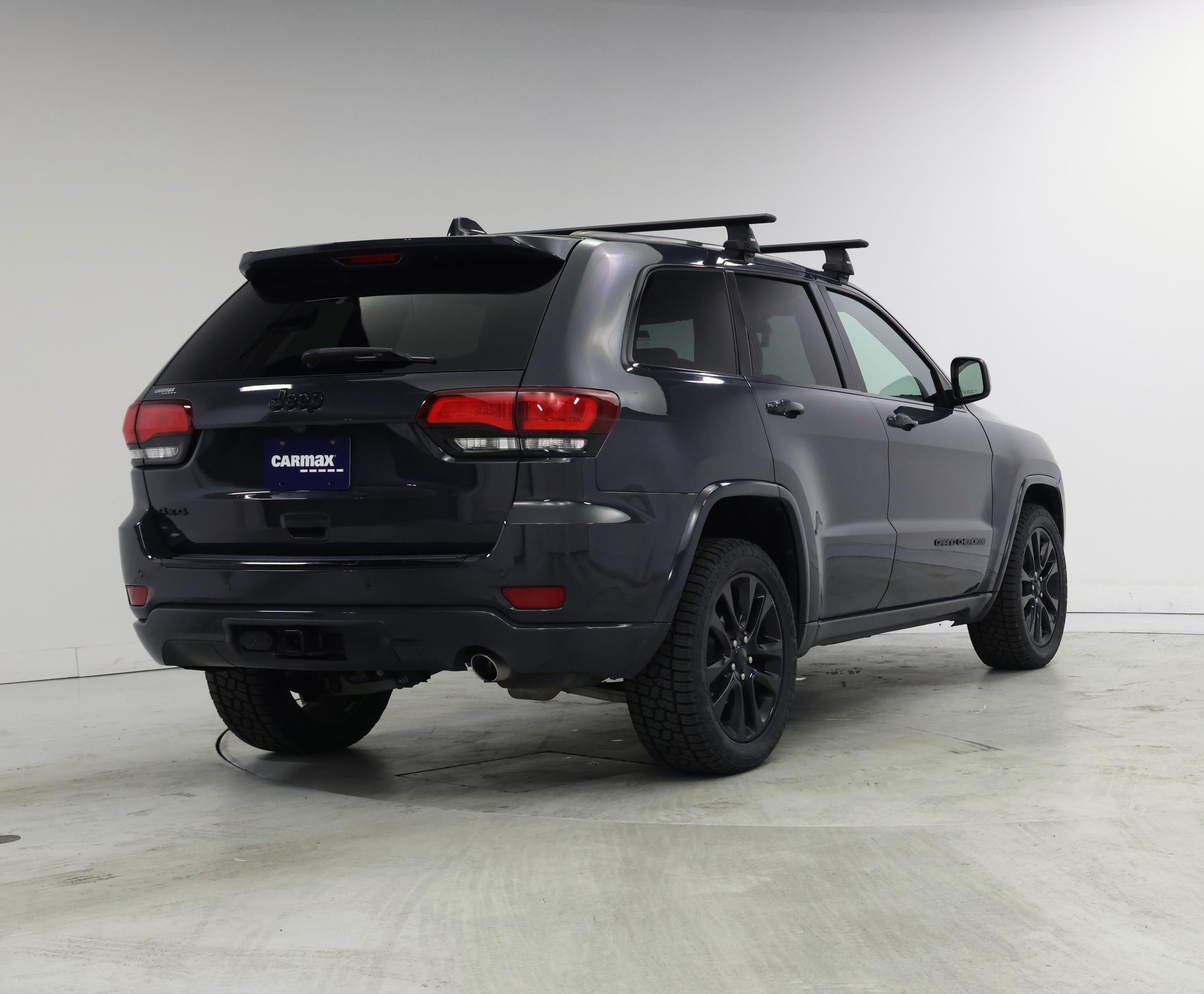 Thumbnail: 2018 Jeep Grand Cherokee - 8