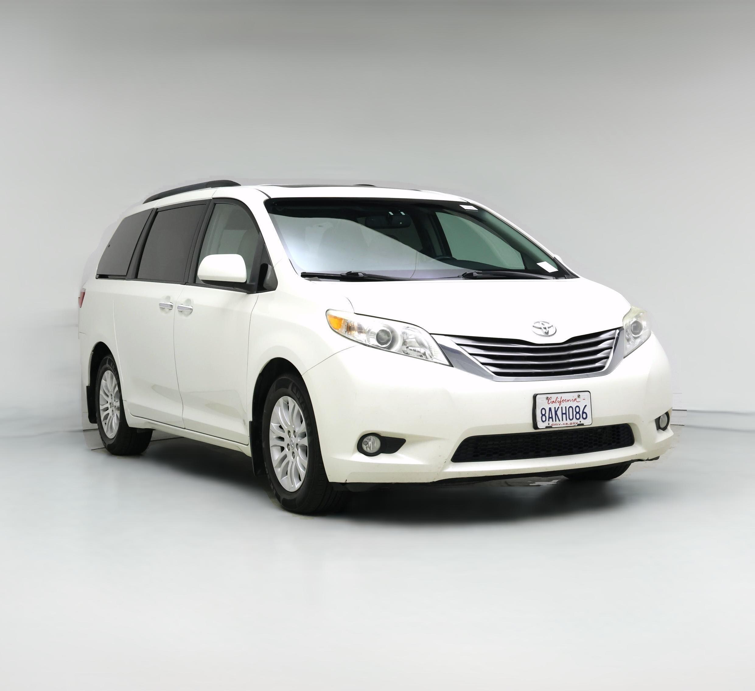 Thumbnail: 2017 Toyota Sienna - 1
