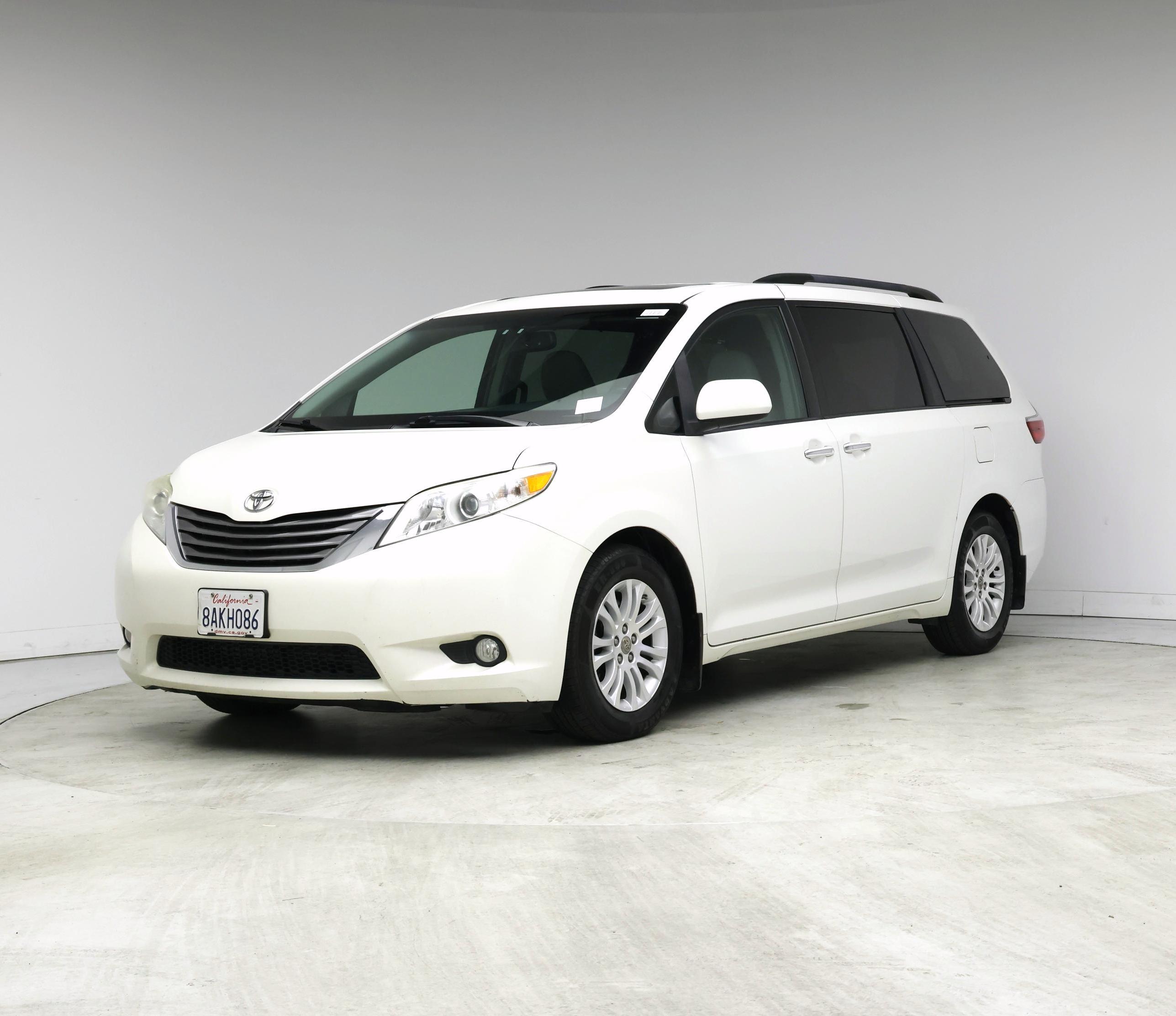 Thumbnail: 2017 Toyota Sienna - 4