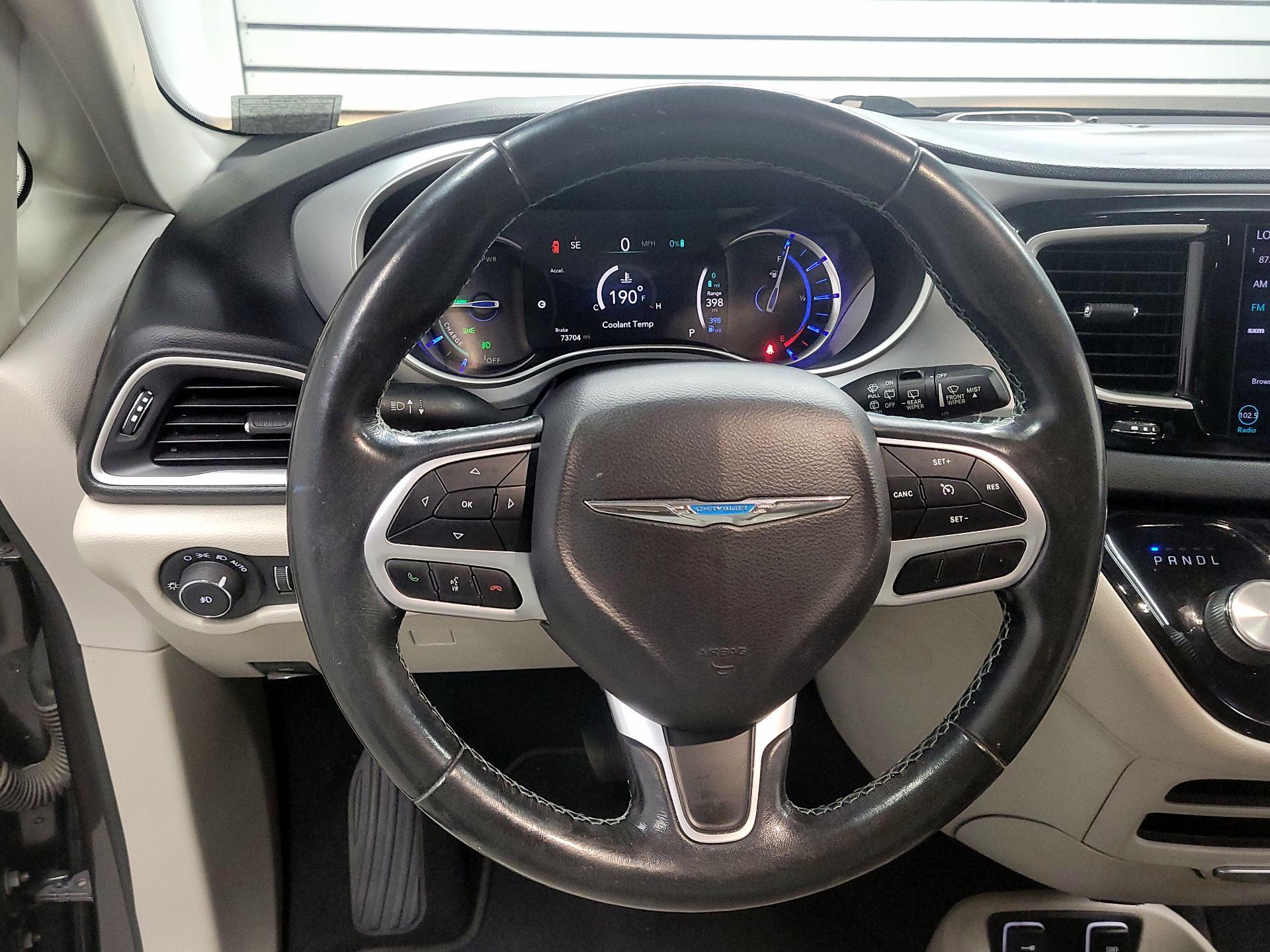 Thumbnail: 2018 Chrysler Pacifica - 10