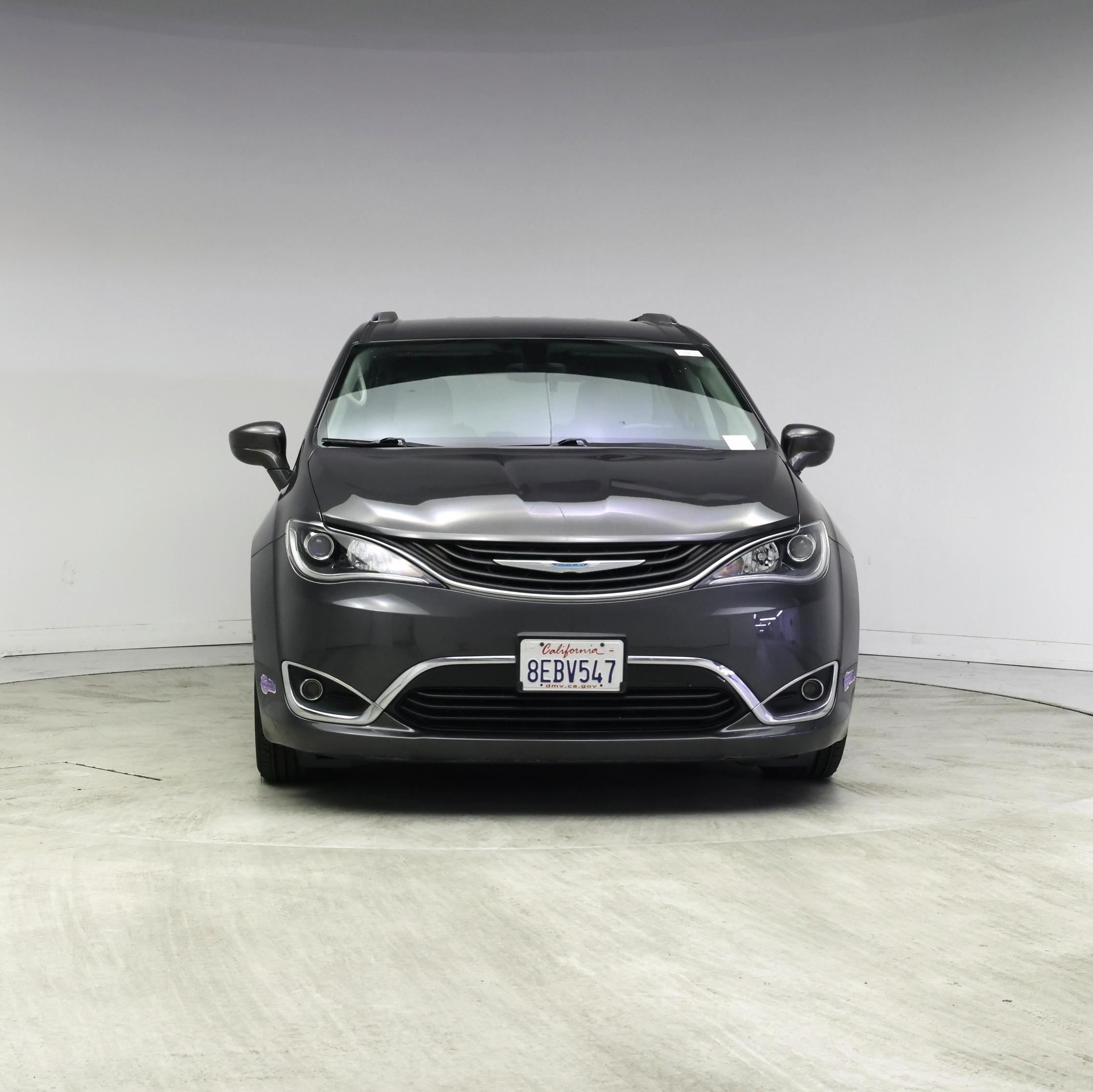 Thumbnail: 2018 Chrysler Pacifica - 5