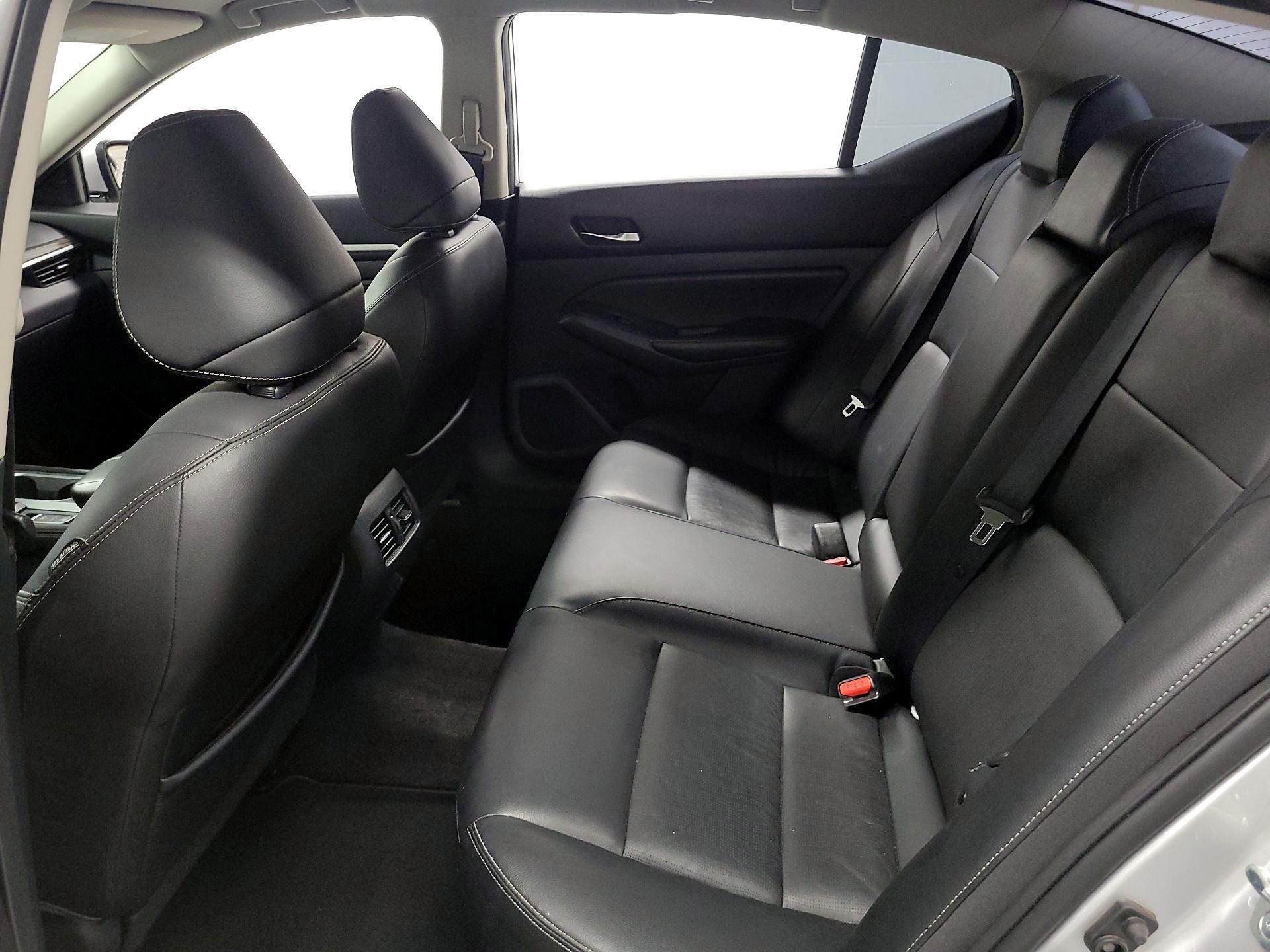 Thumbnail: 2019 Nissan Altima - 18