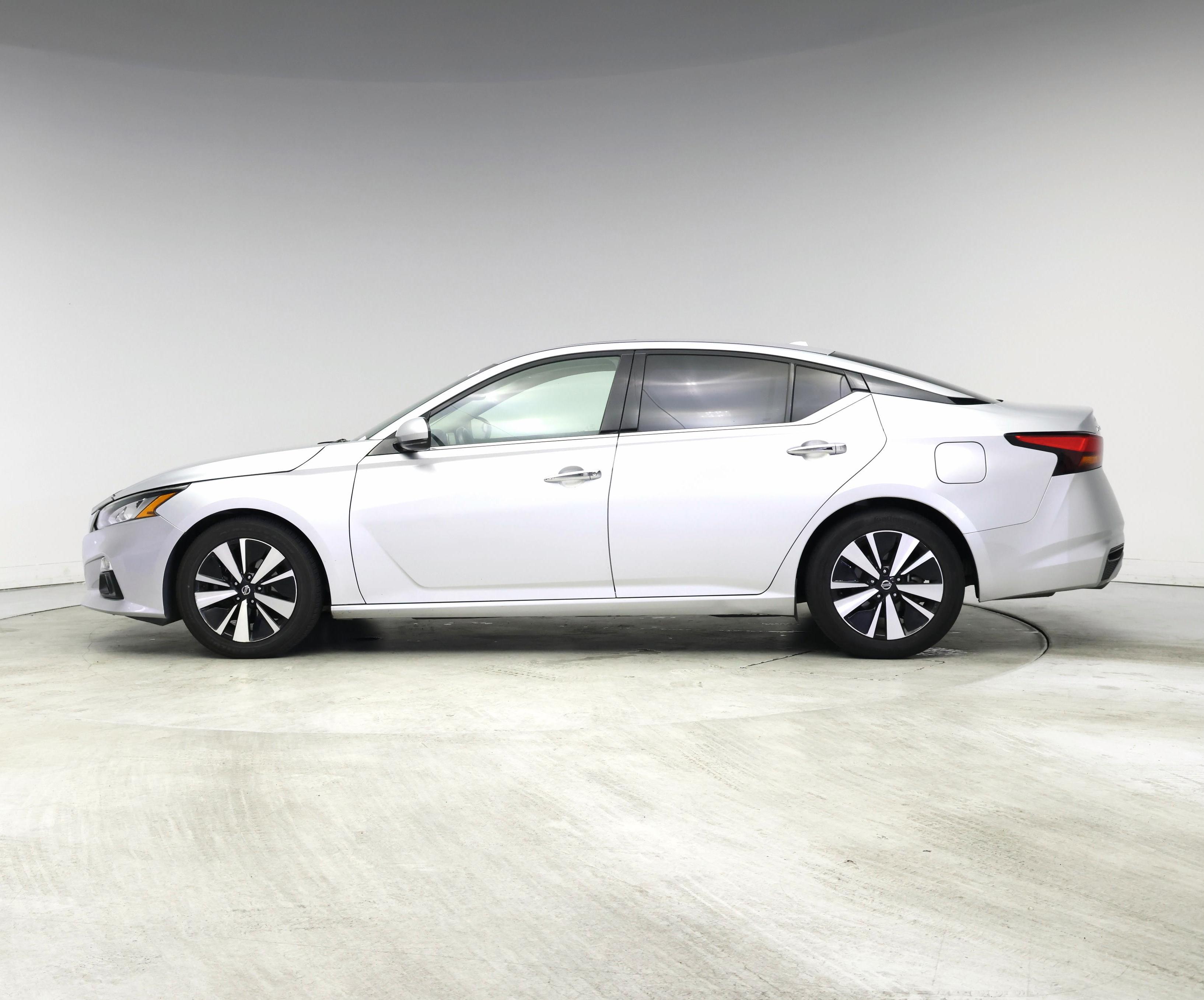 Thumbnail: 2019 Nissan Altima - 3