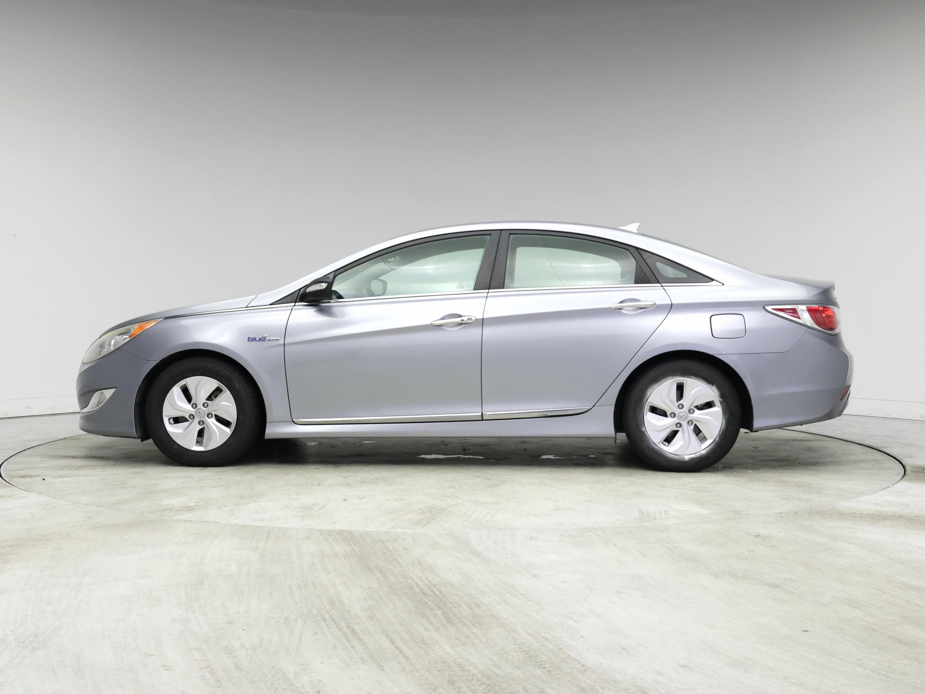 Thumbnail: 2015 Hyundai Sonata - 3