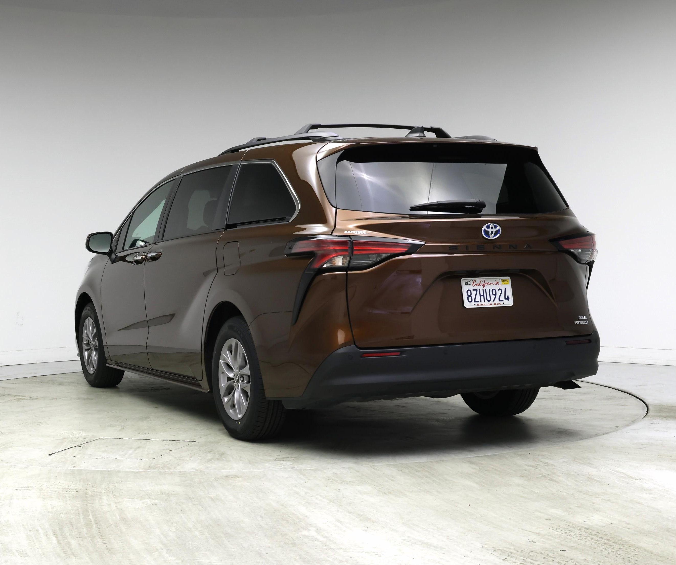 Thumbnail: 2022 Toyota Sienna - 2