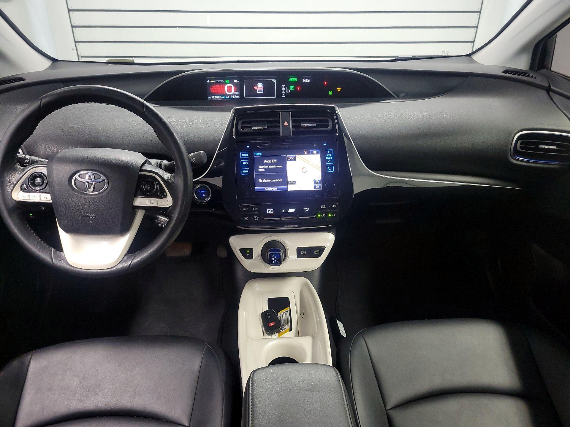 Thumbnail: 2016 Toyota Prius - 9
