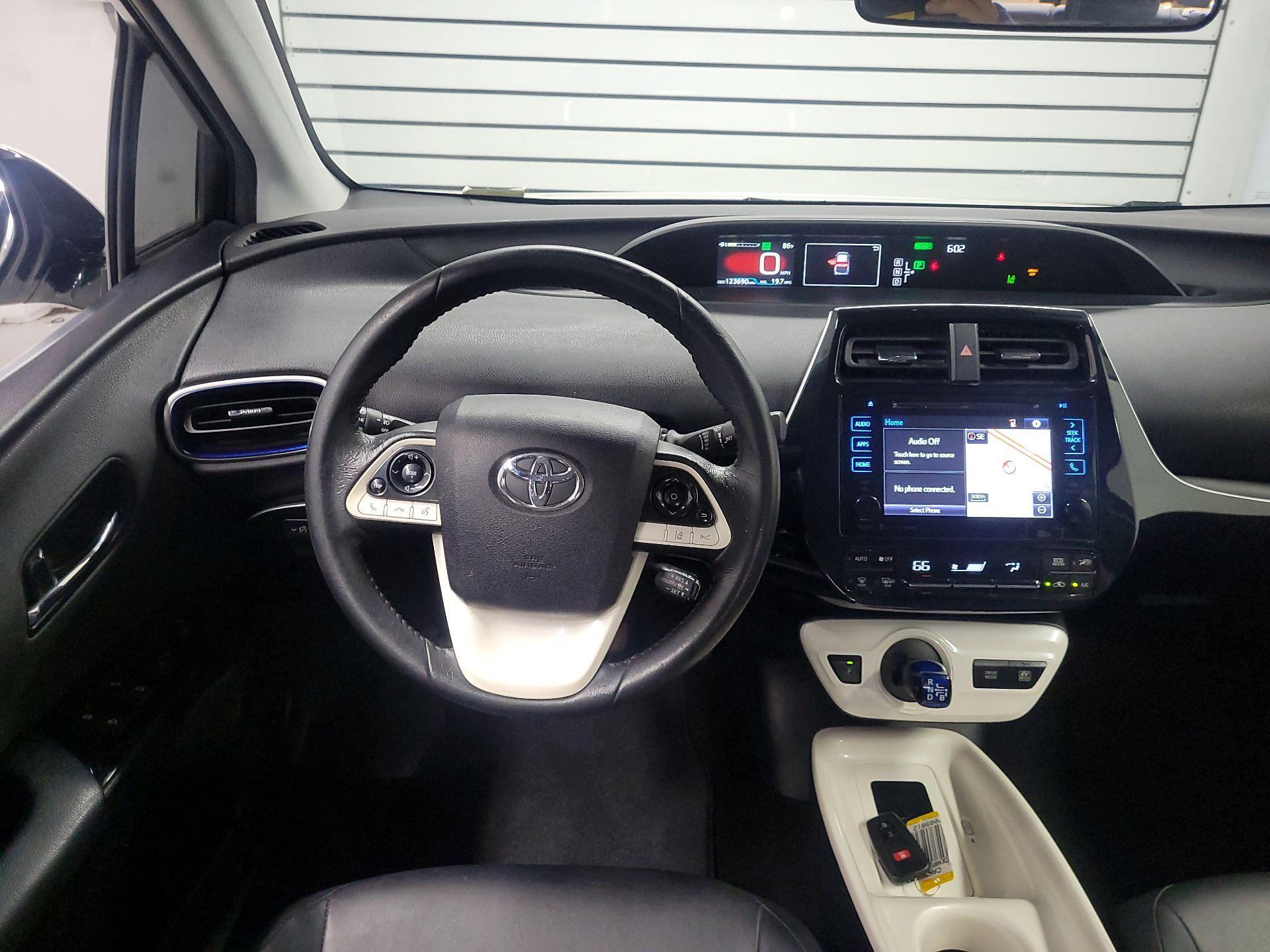 Thumbnail: 2016 Toyota Prius - 10