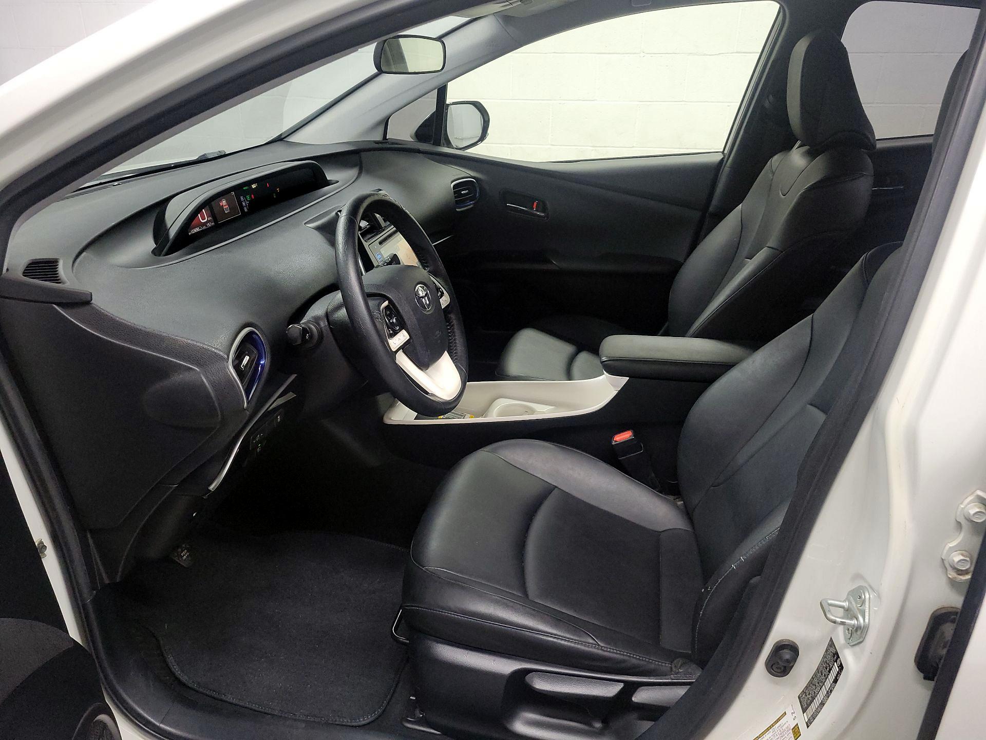 Thumbnail: 2016 Toyota Prius - 11