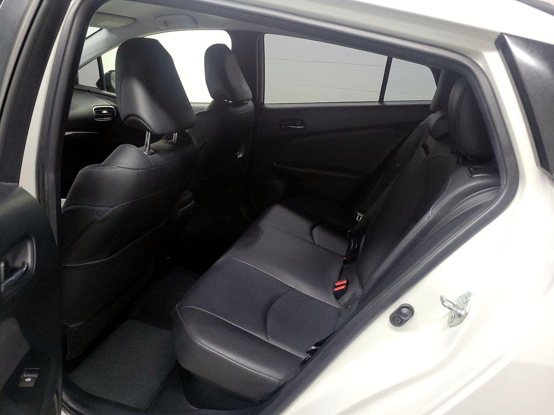 Thumbnail: 2016 Toyota Prius - 16