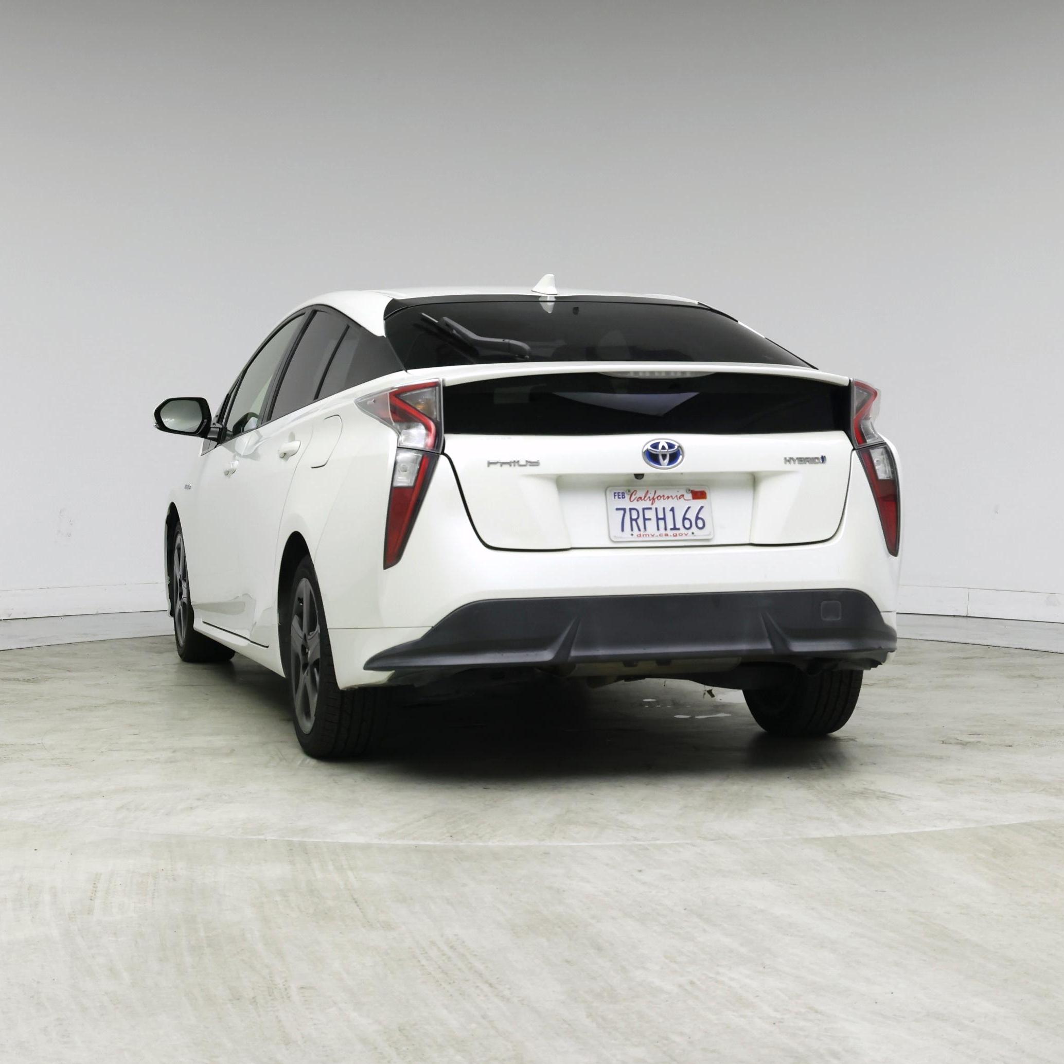 Thumbnail: 2016 Toyota Prius - 6
