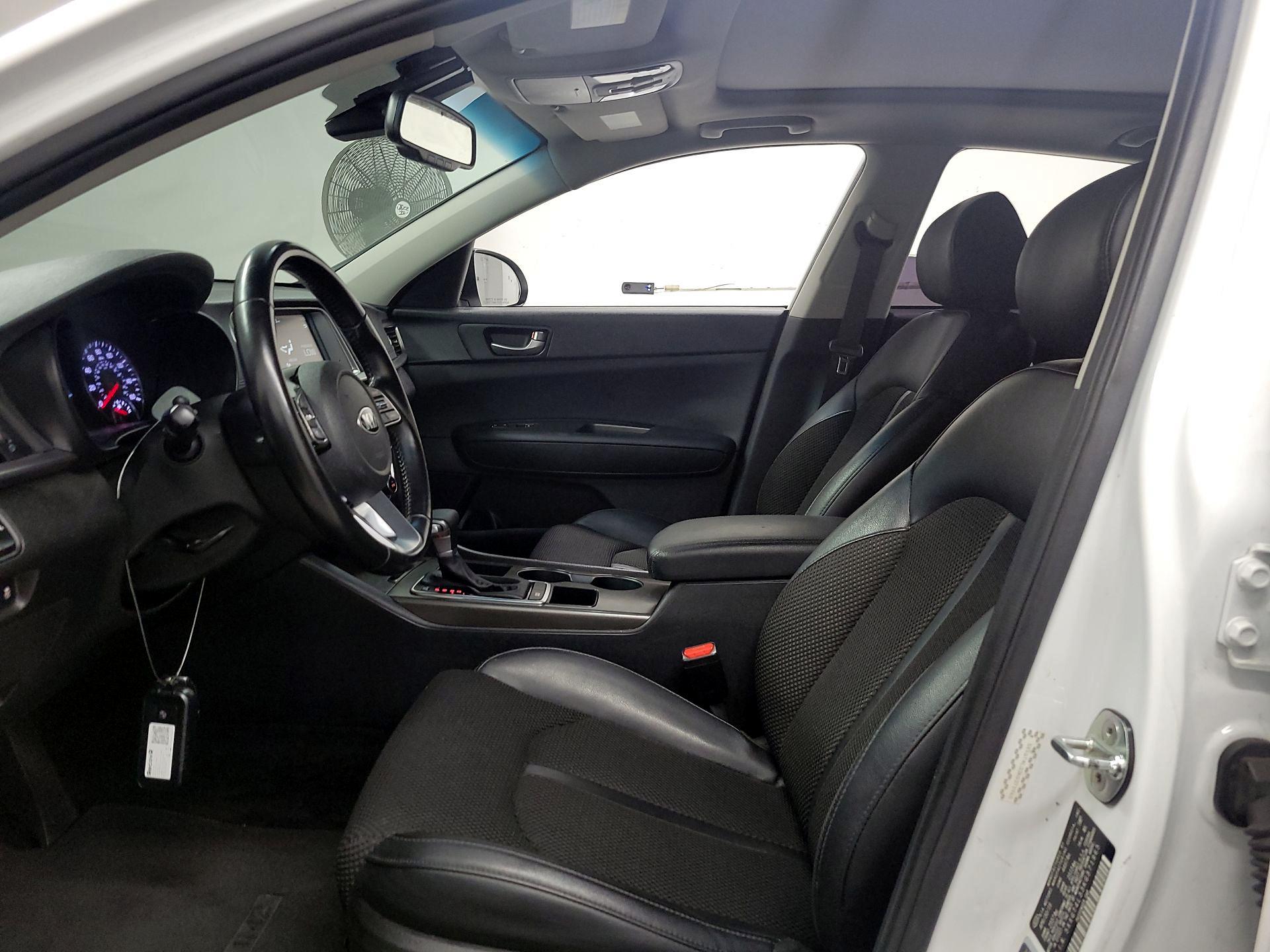 Thumbnail: 2019 Kia Optima - 11