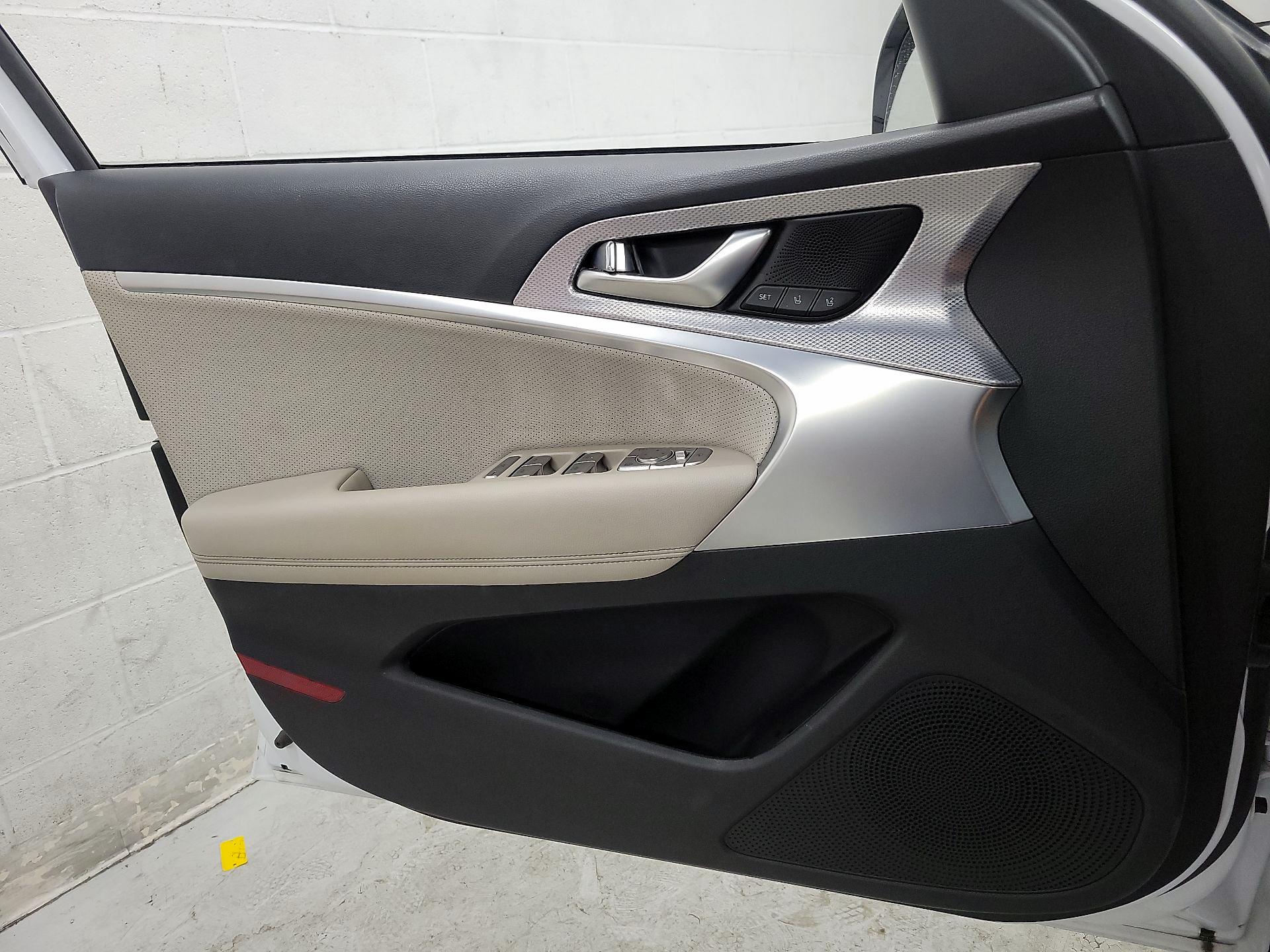 Thumbnail: 2023 Genesis G70 - 12