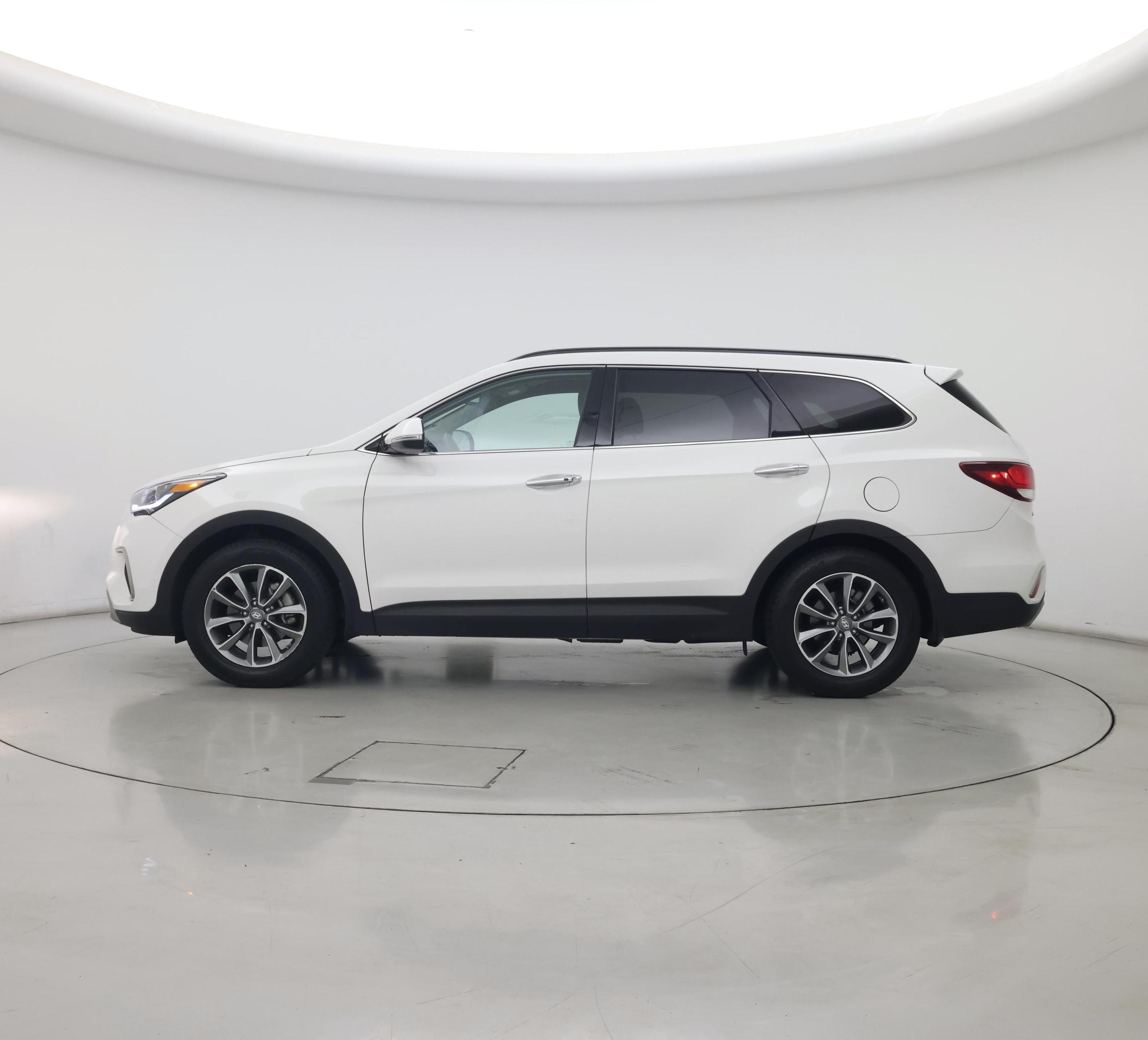 Thumbnail: 2019 Hyundai Santa Fe - 3