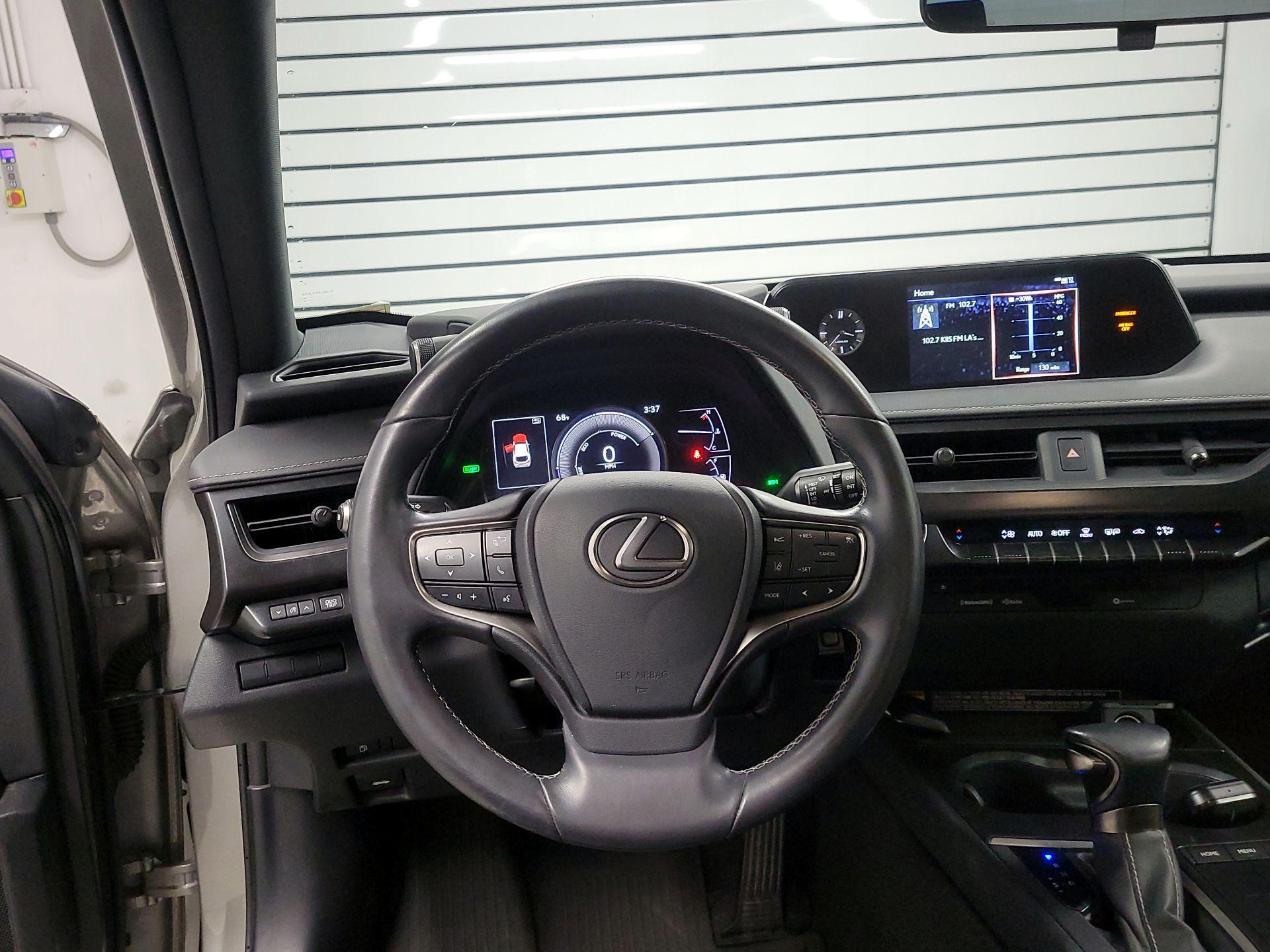 Thumbnail: 2020 Lexus UX - 10