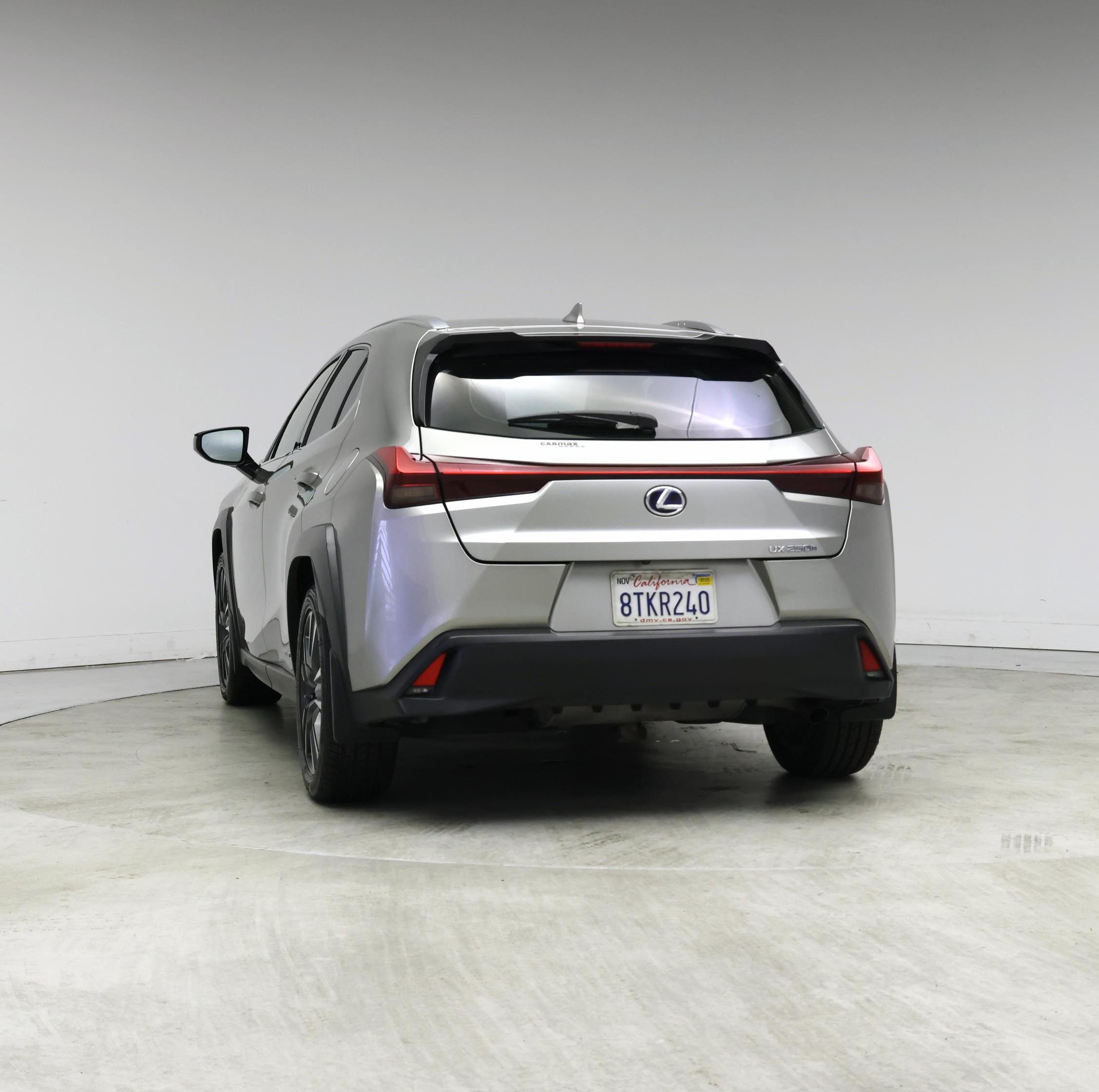 Thumbnail: 2020 Lexus UX - 6
