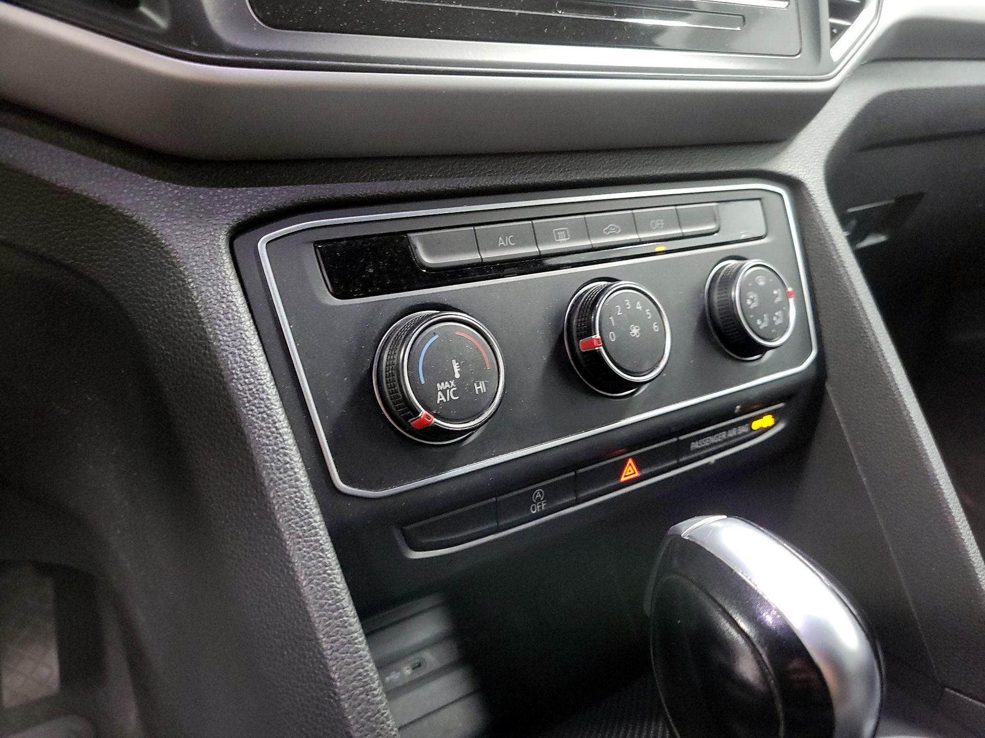 Thumbnail: 2021 Volkswagen Atlas - 16