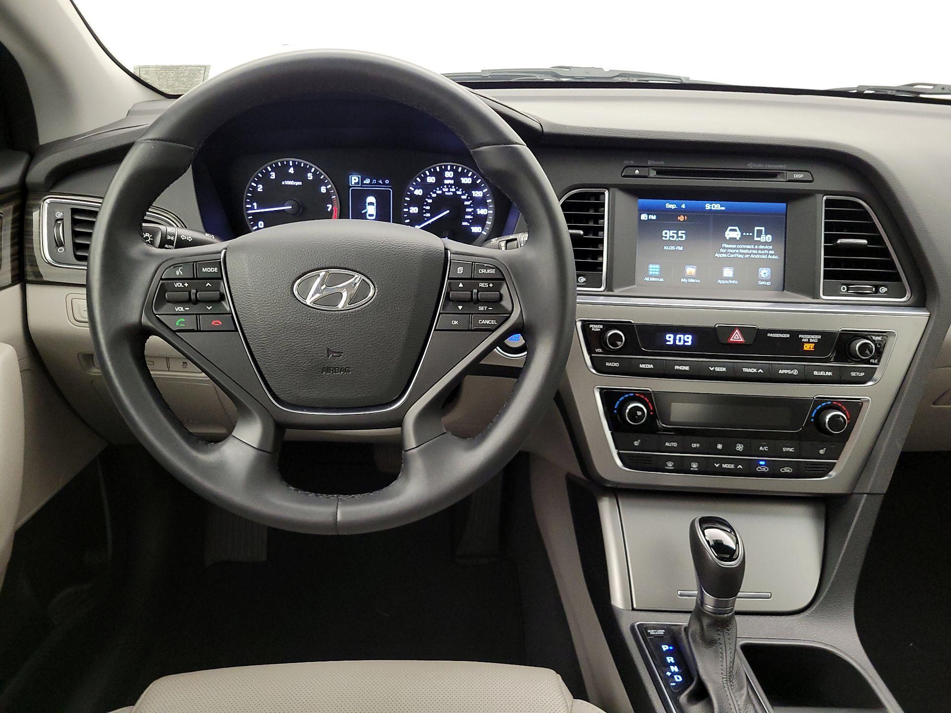 Thumbnail: 2017 Hyundai Sonata - 10
