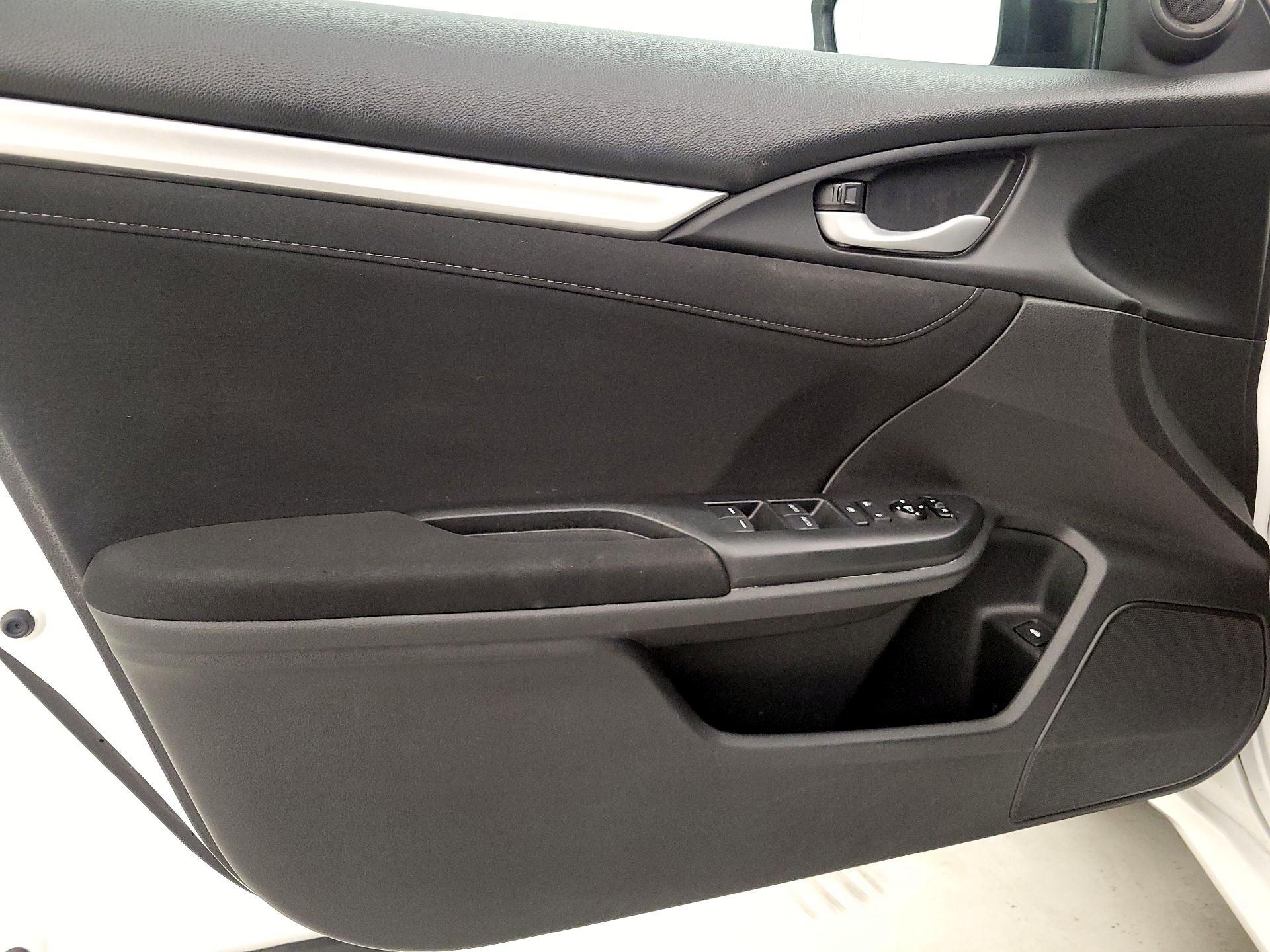 Thumbnail: 2016 Honda Civic - 12