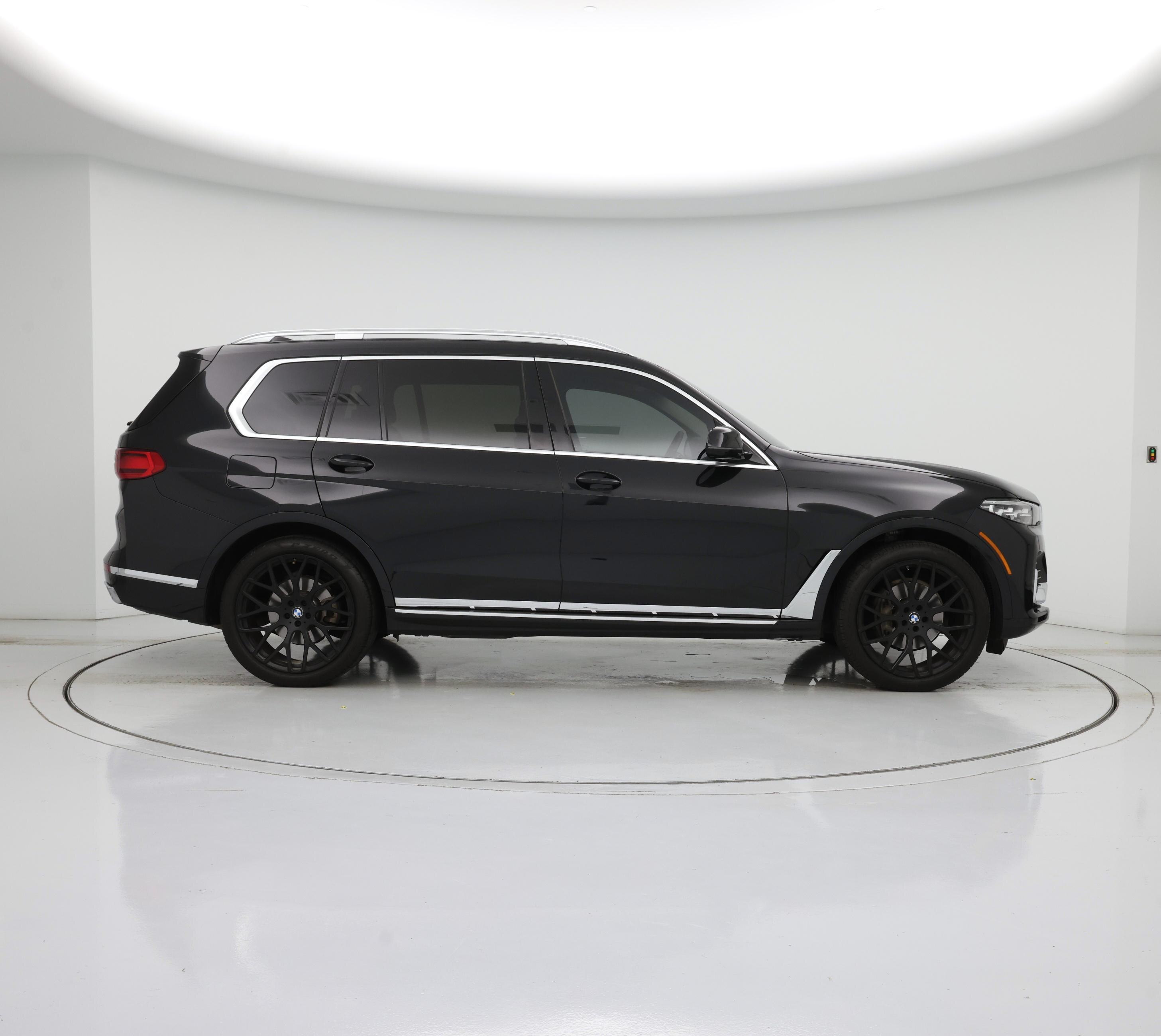 Thumbnail: 2022 BMW X7 - 7