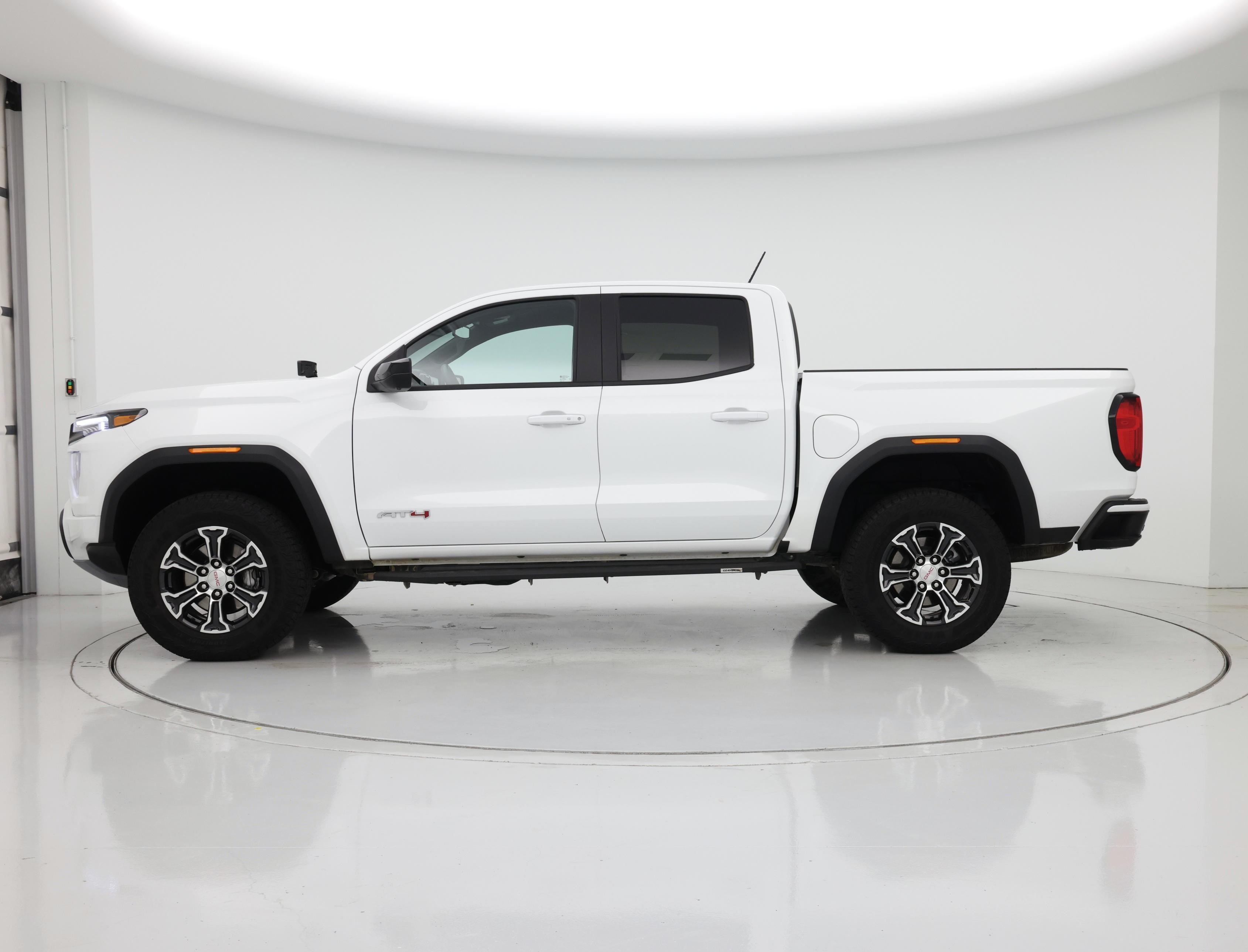 Thumbnail: 2024 GMC Canyon - 3