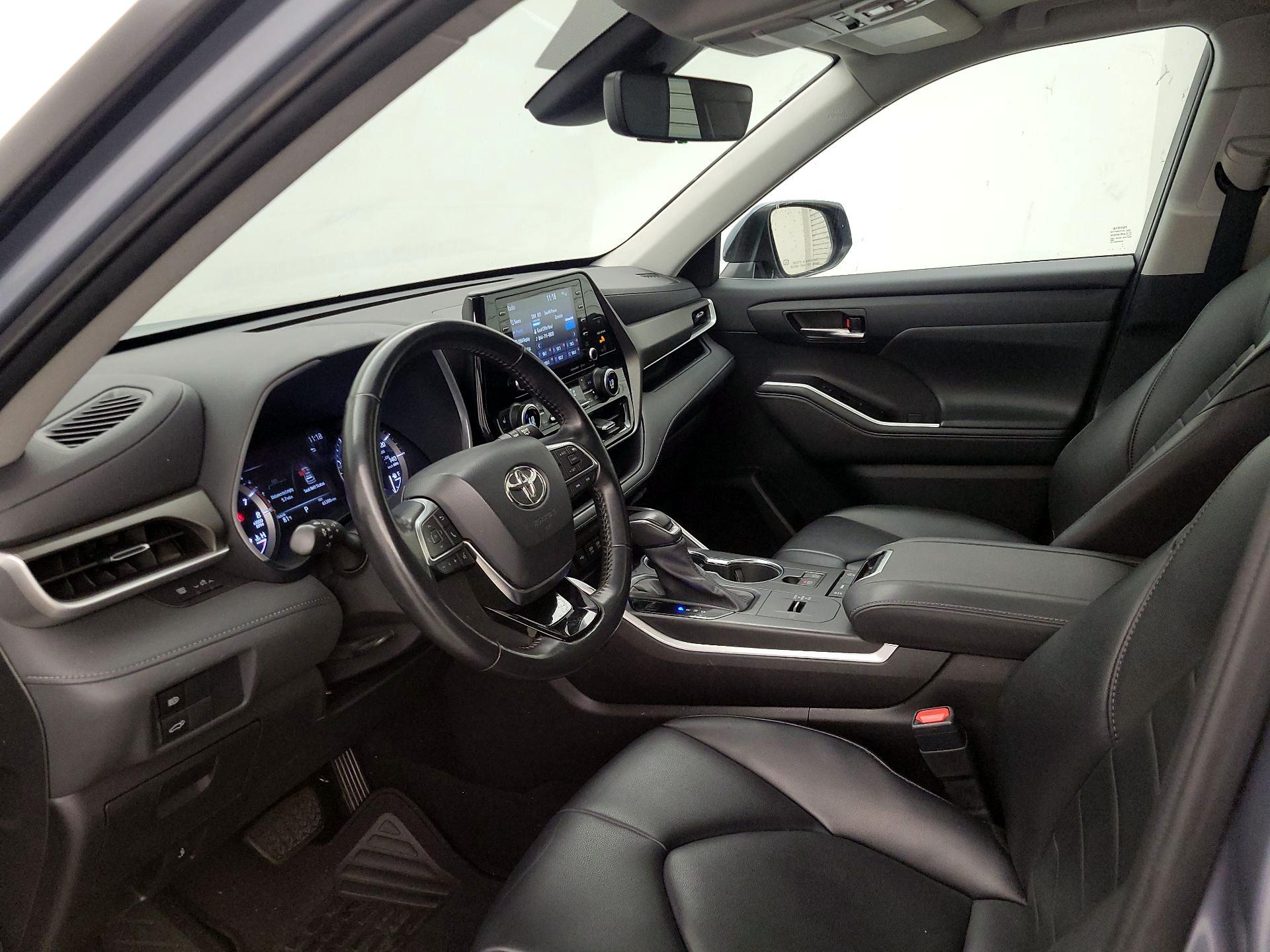 Thumbnail: 2021 Toyota Highlander - 11