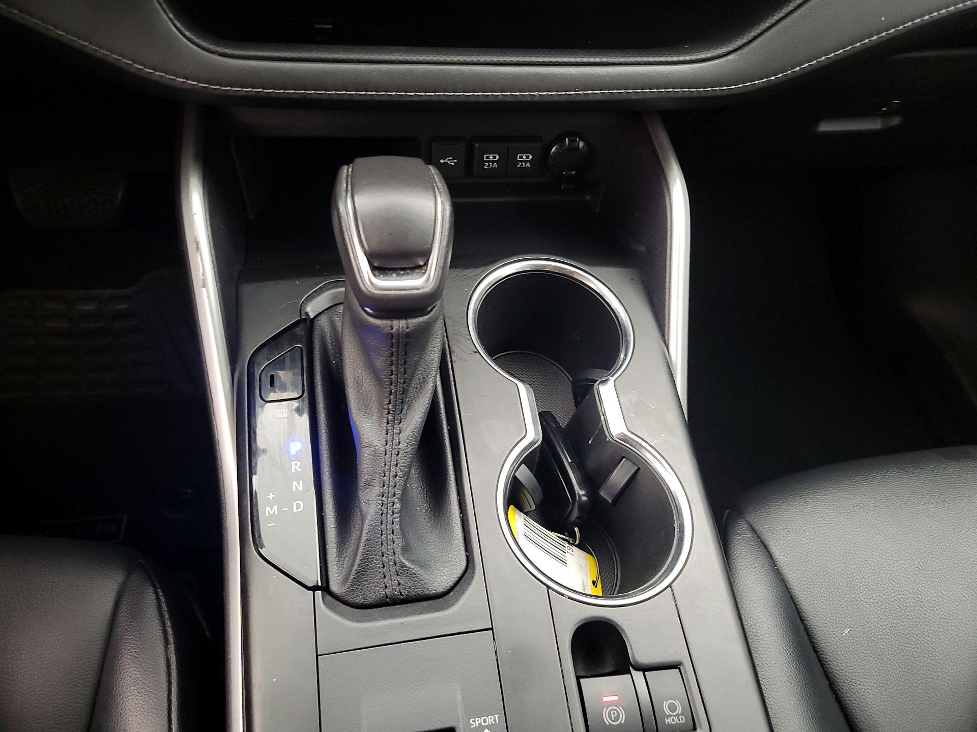 Thumbnail: 2021 Toyota Highlander - 17